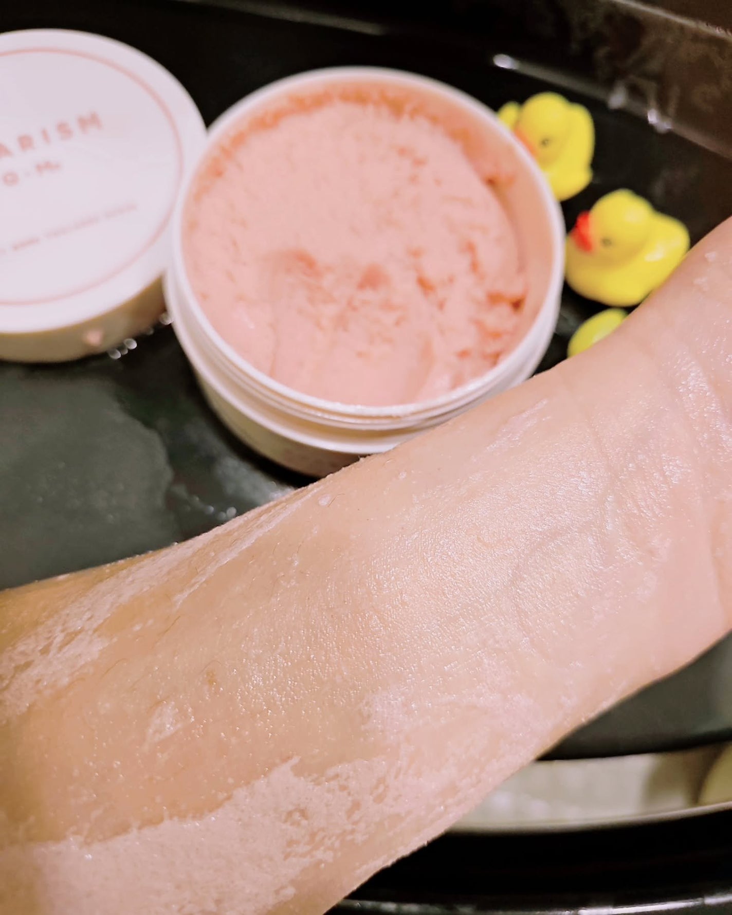 キューミースウィートボムタラソスクラブ ピオニーブーケの香り/AGARISM/ボディスクラブを使ったクチコミ(4枚目)