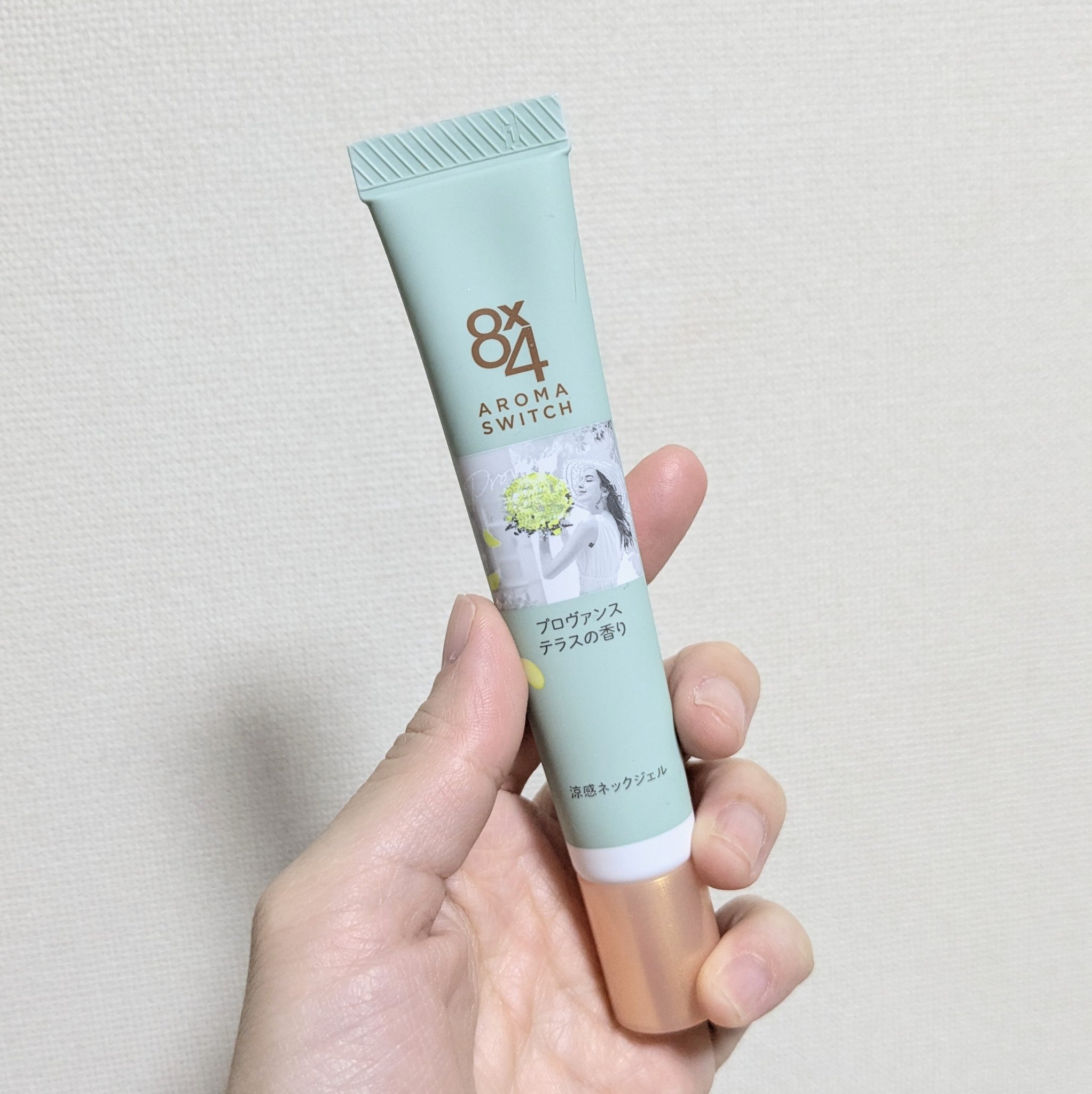 8x4 アロマスイッチ 涼感ネックジェル プロヴァンステラスの香り/８ｘ４/デオドラント・制汗剤を使ったクチコミ（2枚目）