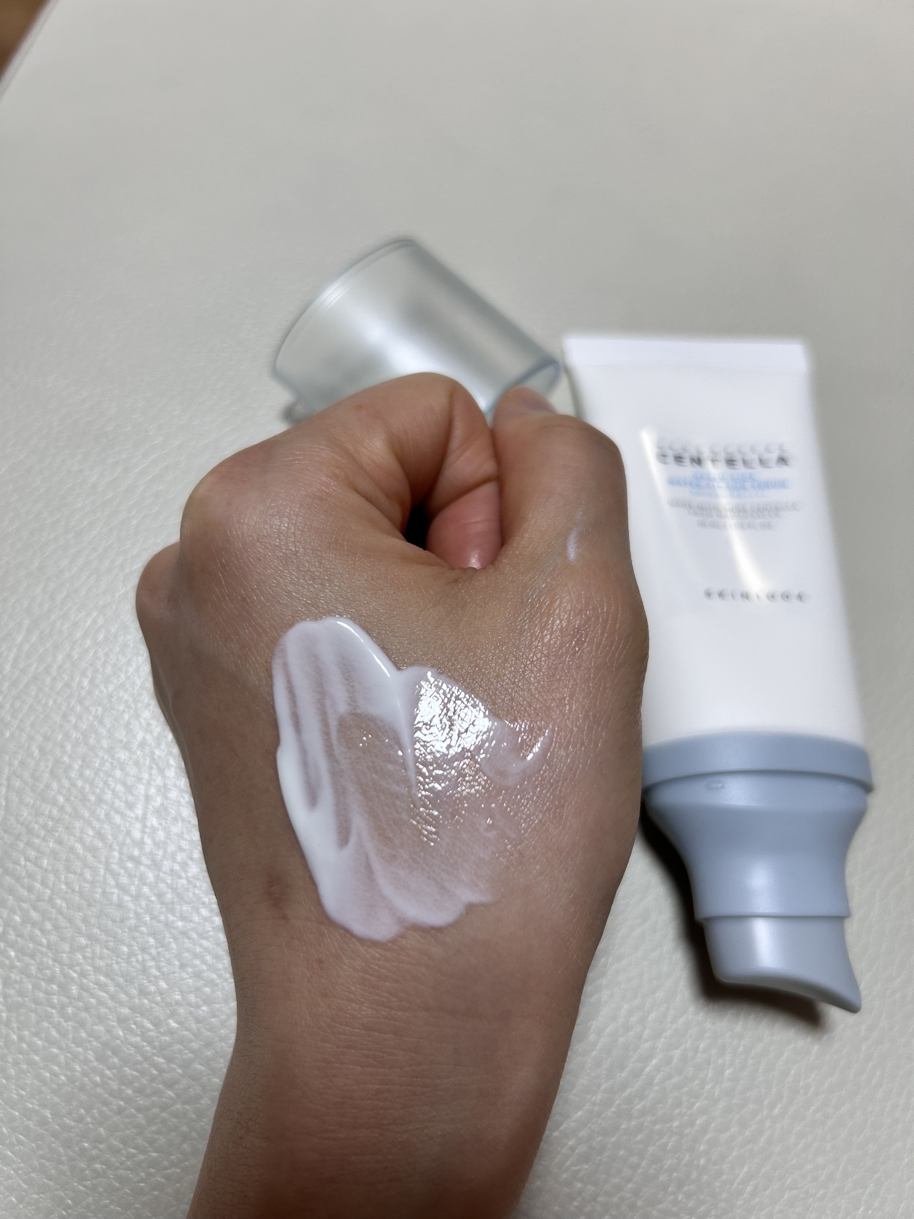 ヒアルーシカ ウォーターフィット サンセラム/SKIN1004/日焼け止めローションを使ったクチコミ（3枚目）