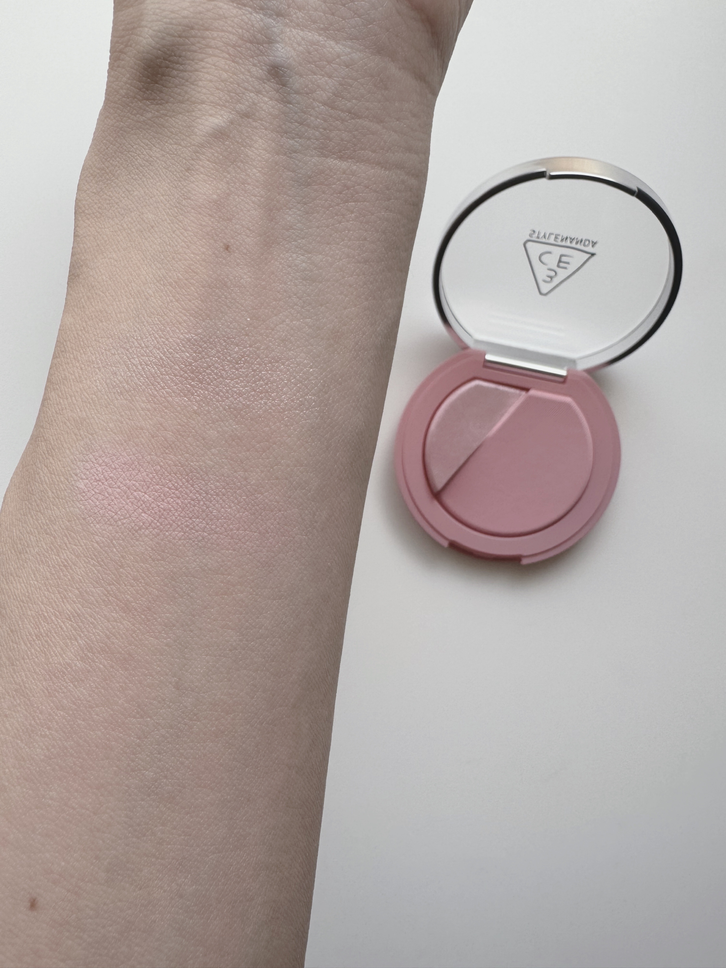 3CE ブラッシュライター スリック/3CE/パウダーチークを使ったクチコミ（2枚目）