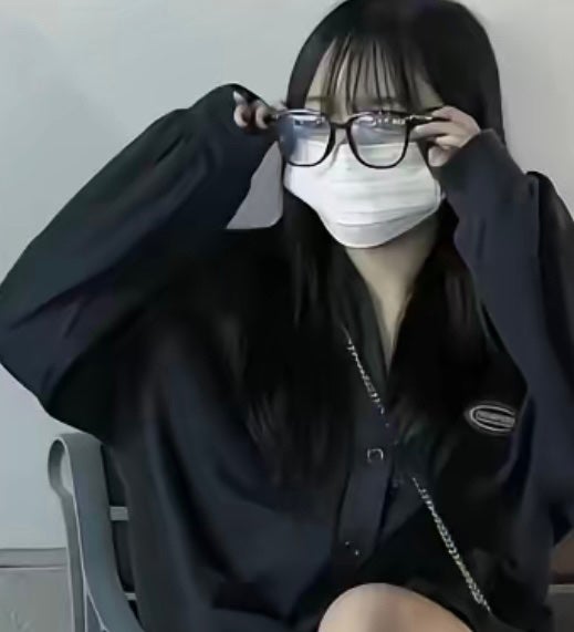 mari on LIPS 「21日目2枚目のやつって安っぽく見えますか??中学で使いたいっ..」(1枚目)