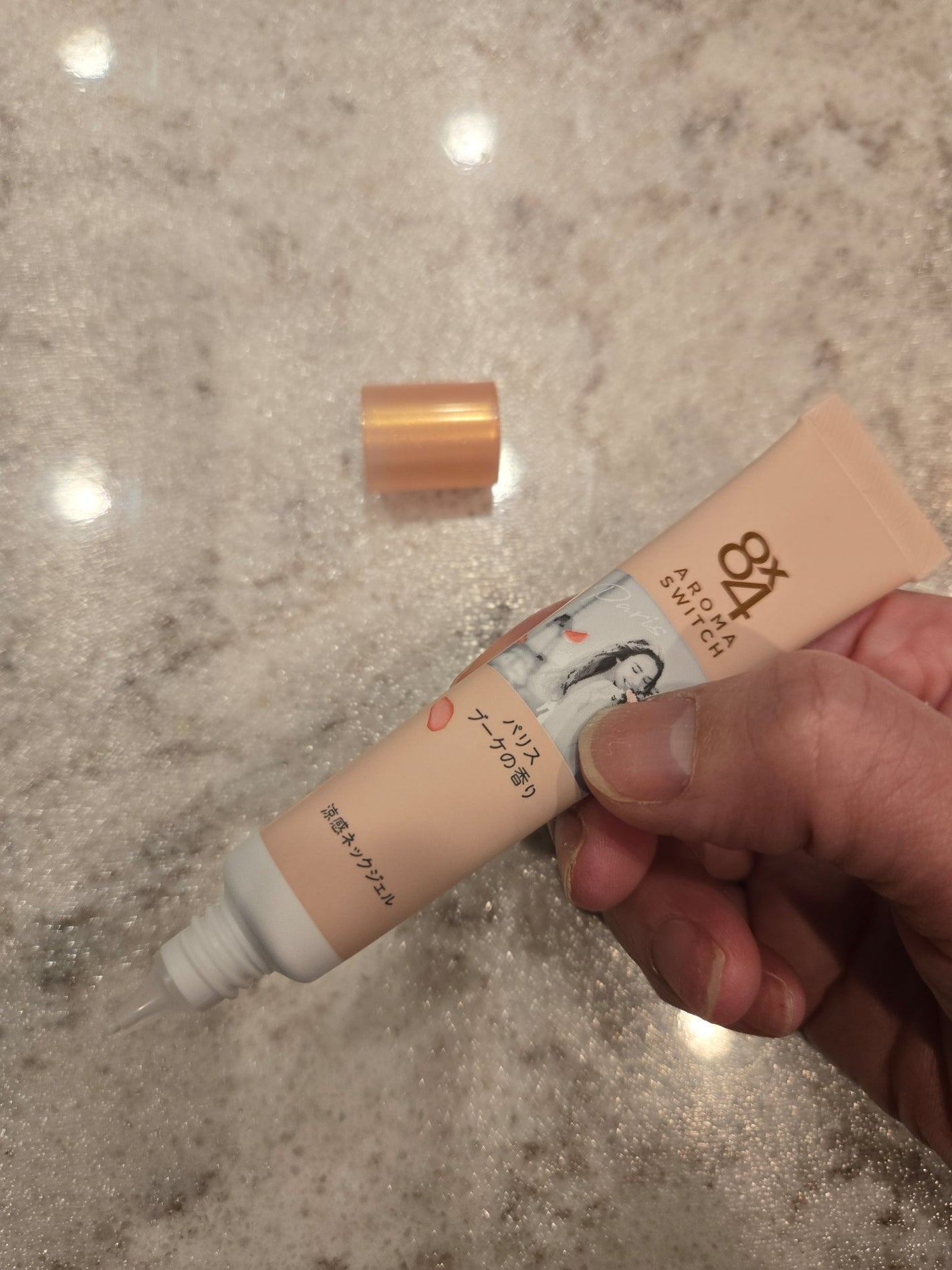 8x4 アロマスイッチ 涼感ネックジェル パリスブーケの香り/8x4/デオドラント・制汗剤を使ったクチコミ(2枚目)