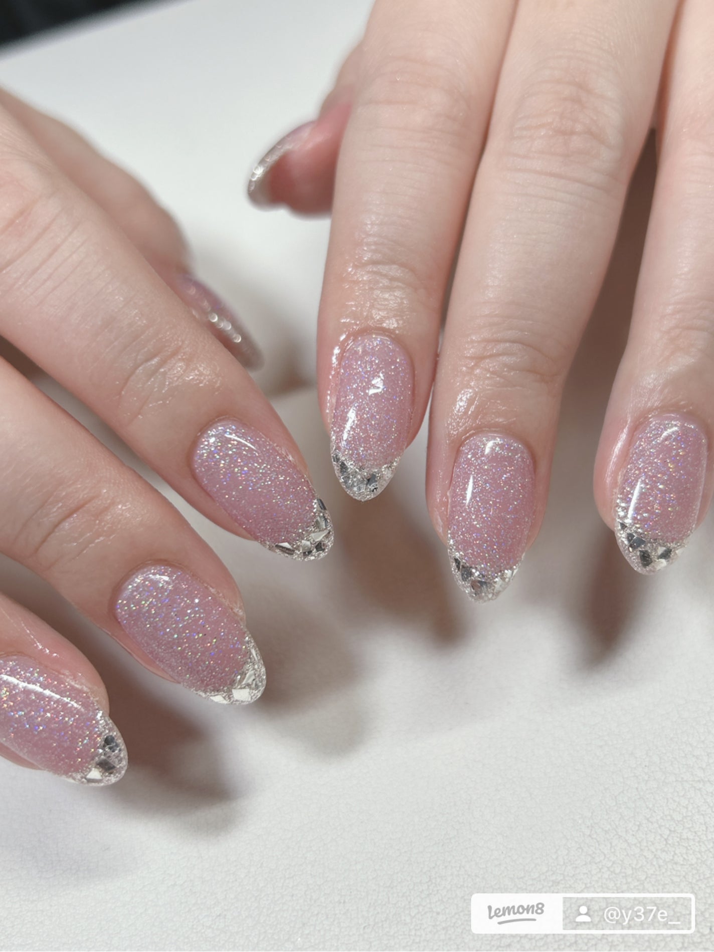 sanae.y on LIPS 「紫強めのラメピンク×ガラスフレンチ💅
フレンチネイルって上品で..」(2枚目)