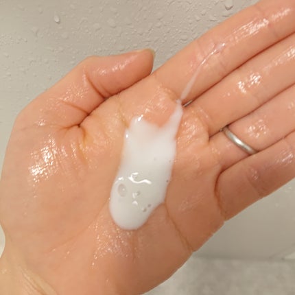 レイヴィー ダブルモイスチャー ヘアシャンプー GM/ヘアコンディショナー GM フルーティ&フローラルな香り/Leivy/市販シャンプーを使ったクチコミ(2枚目)