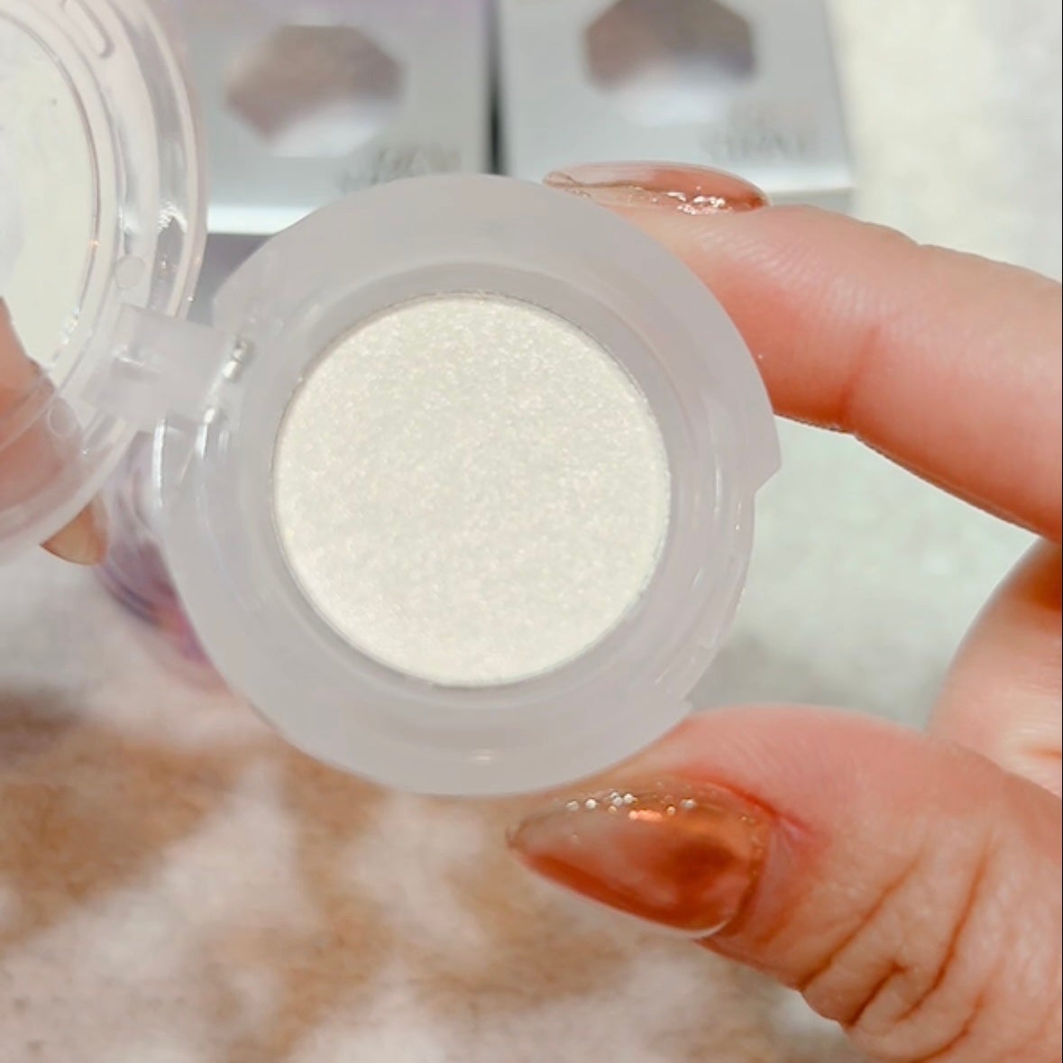 ルックアット マイアイズ ジェムストーン/ETUDE/単色アイシャドウを使ったクチコミ(2枚目)