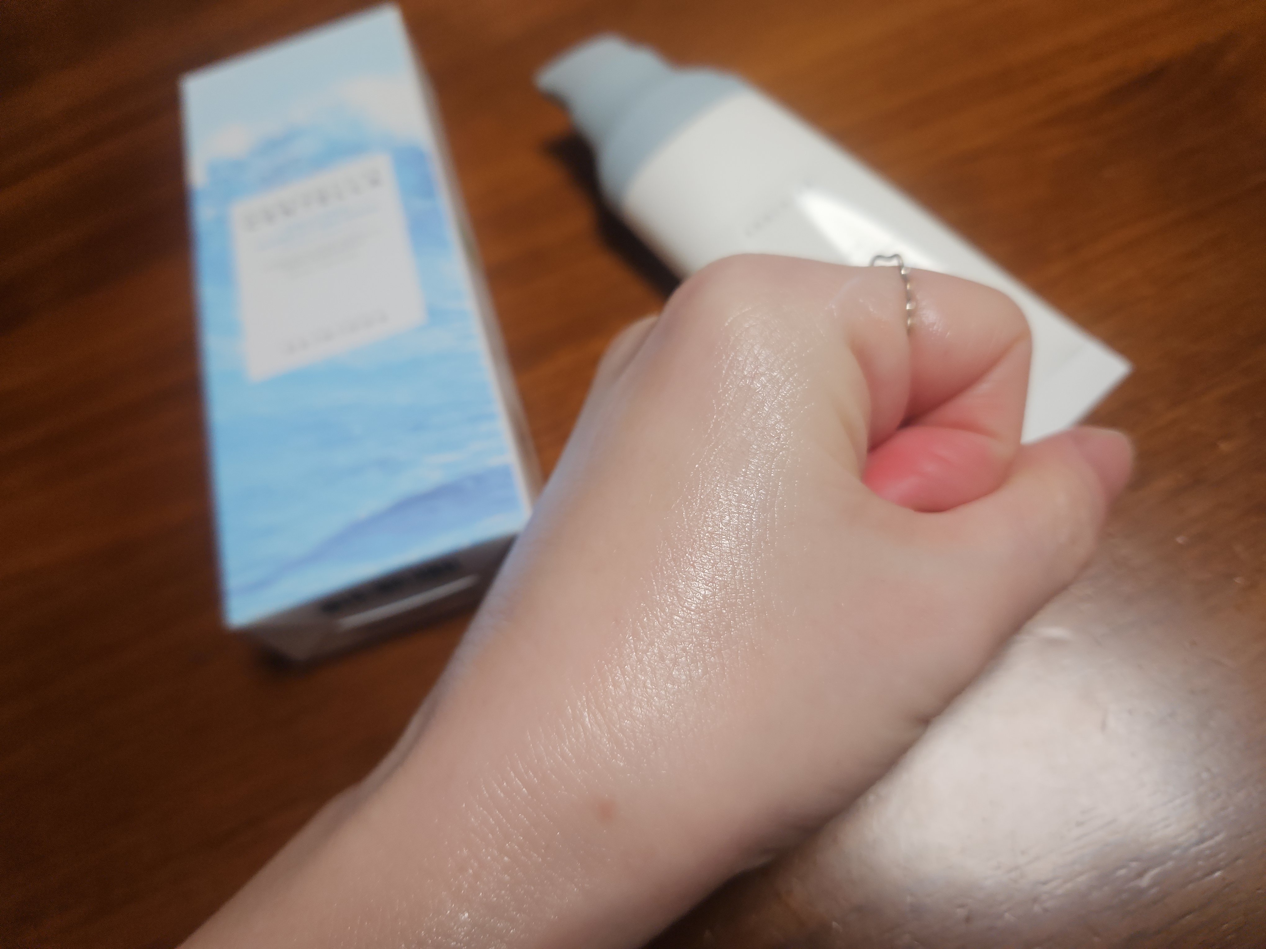 ヒアルーシカ ウォーターフィット サンセラム/SKIN1004/日焼け止めローションを使ったクチコミ（3枚目）