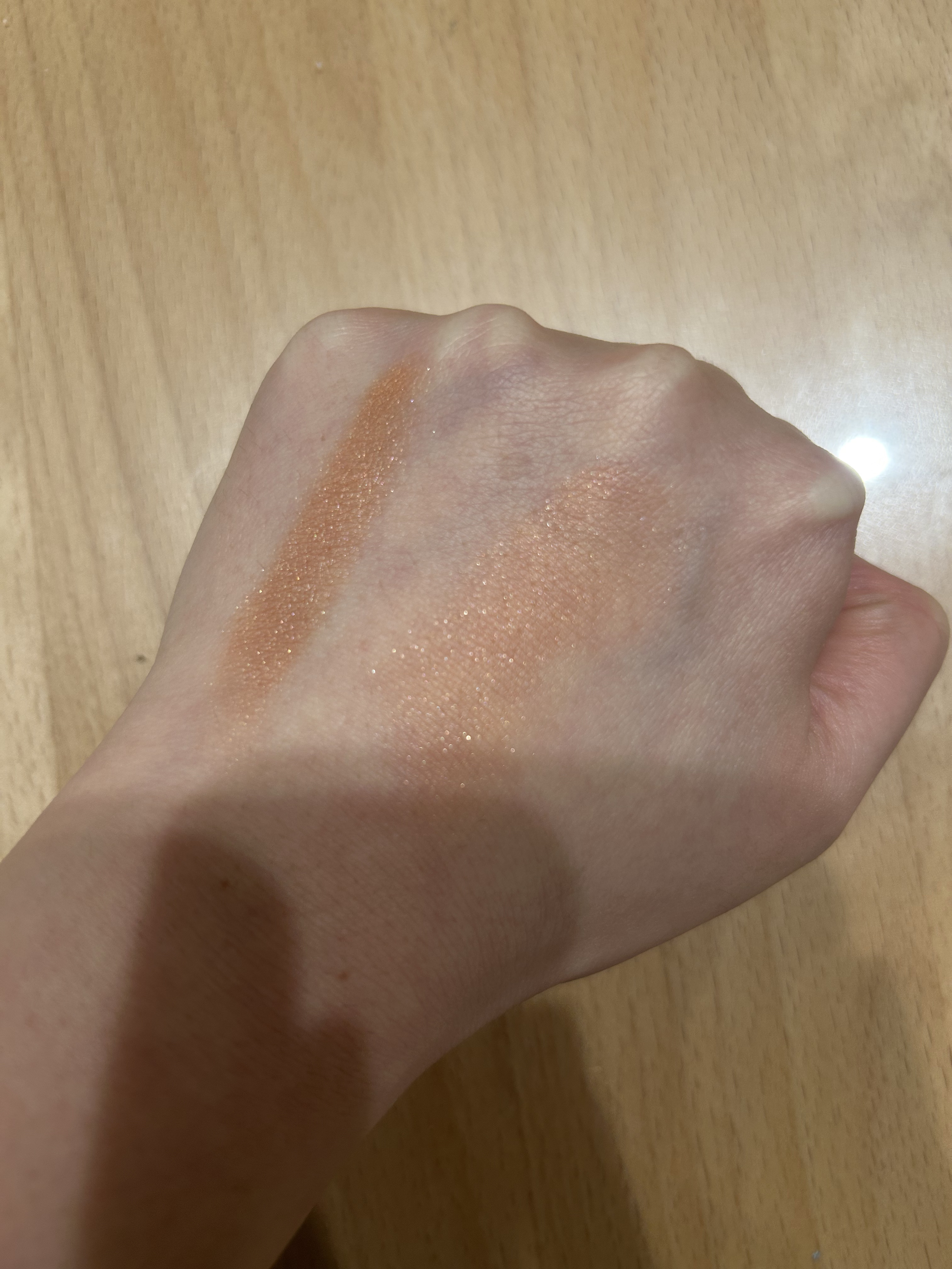 エレガンス シルキー リクイッド アイズ 02/Elégance/リキッドアイシャドウを使ったクチコミ（2枚目）