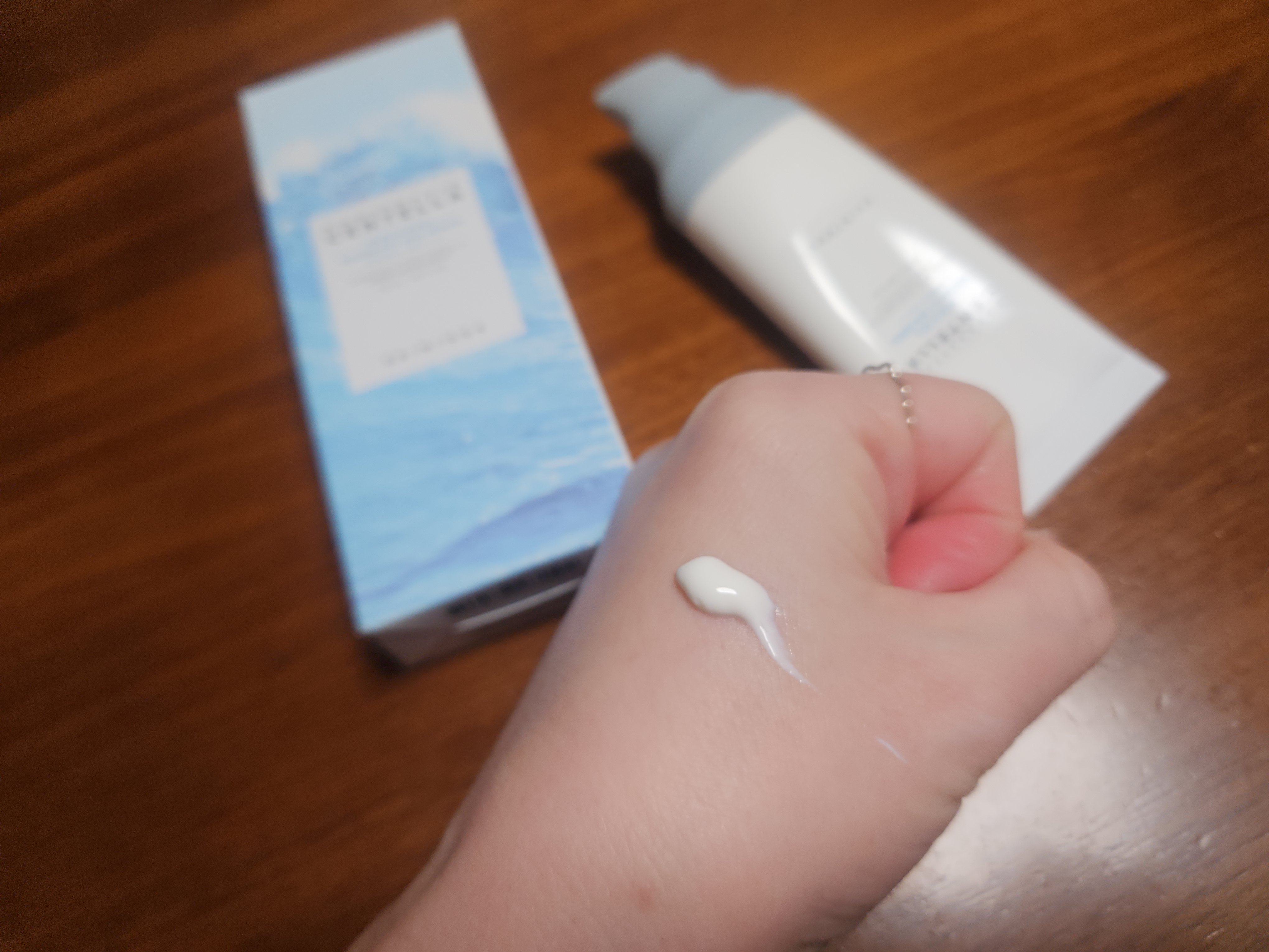 ヒアルーシカ ウォーターフィット サンセラム/SKIN1004/日焼け止めローションを使ったクチコミ（2枚目）