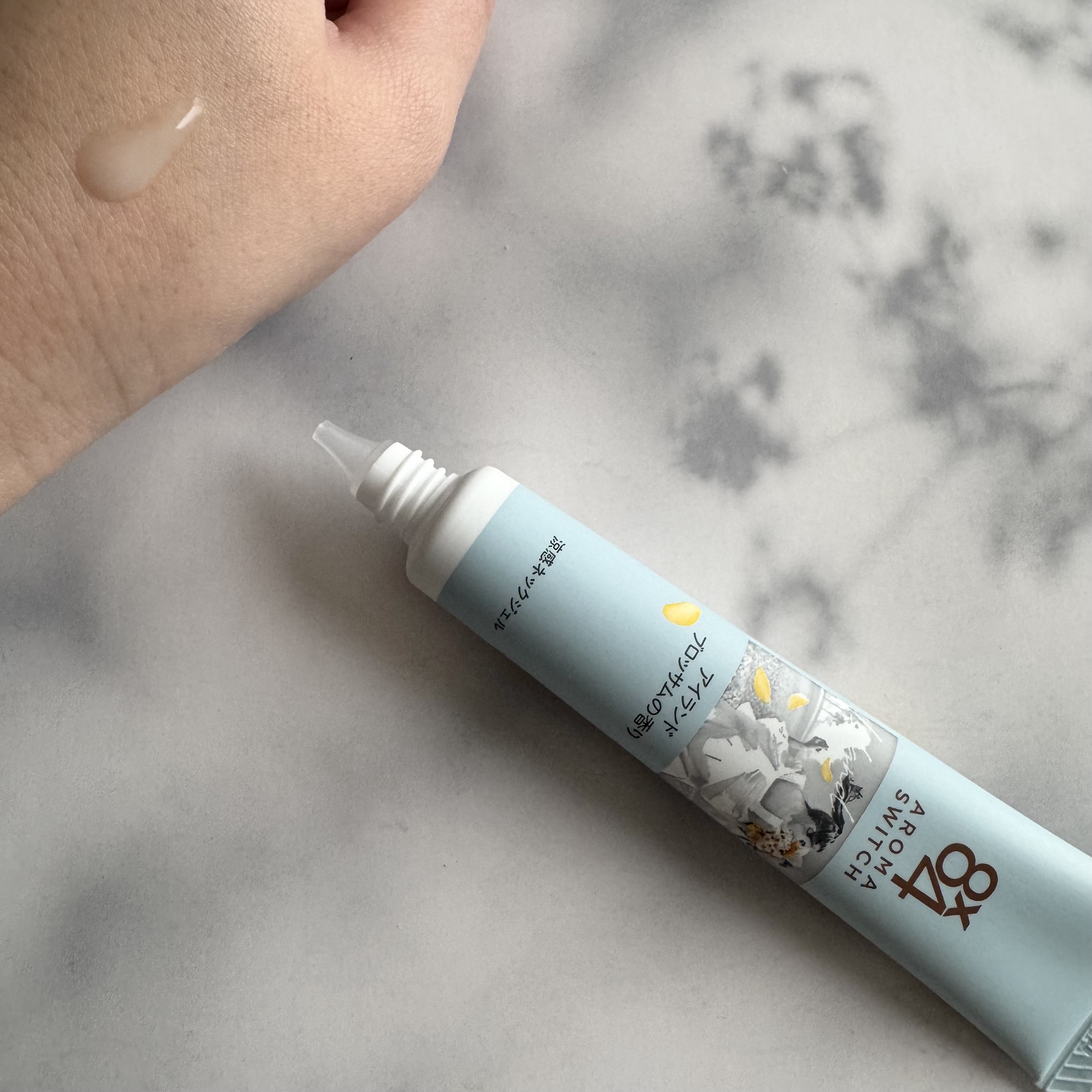 8x4 アロマスイッチ 涼感ネックジェル アイランドブロッサムの香り/８ｘ４/デオドラント・制汗剤を使ったクチコミ（3枚目）