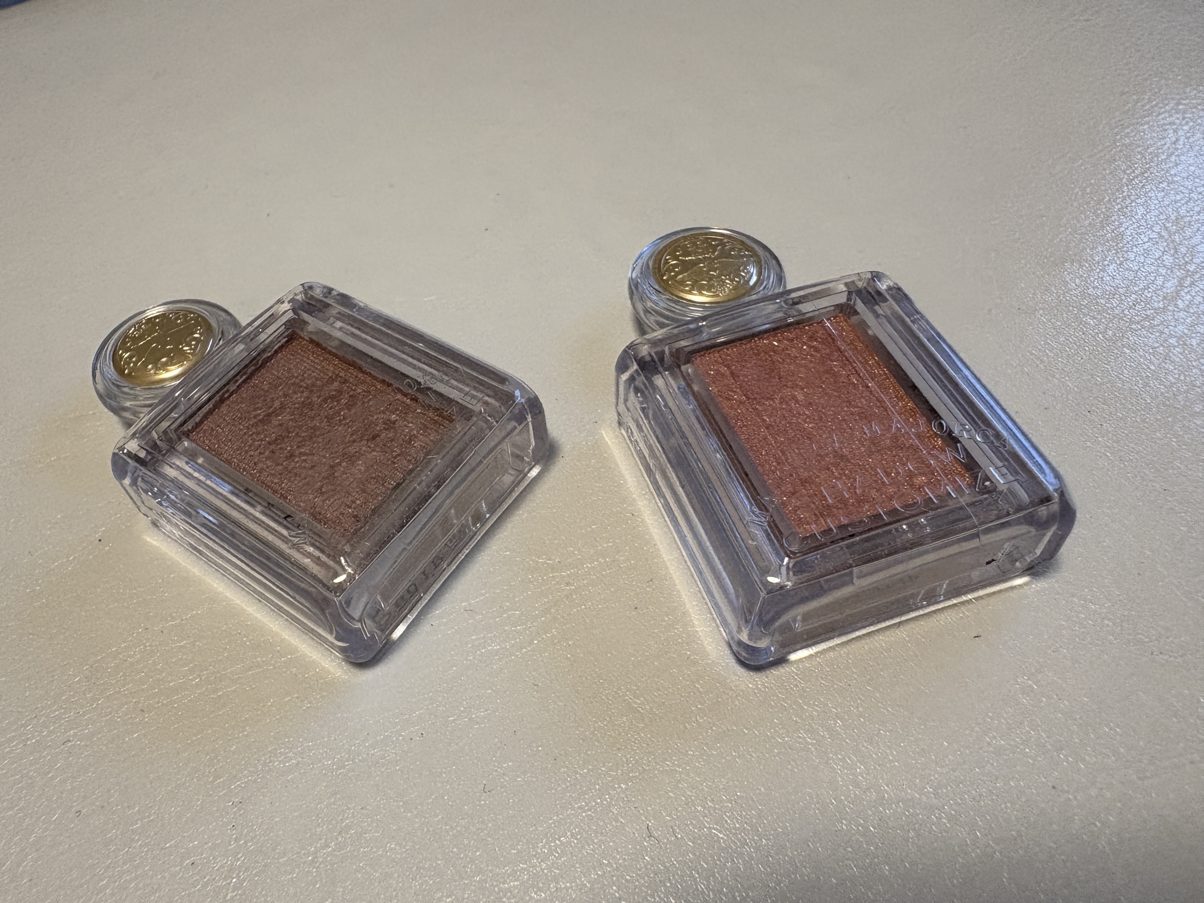 シャドーカスタマイズ/MAJOLICA MAJORCA/単色アイシャドウを使ったクチコミ（1枚目）