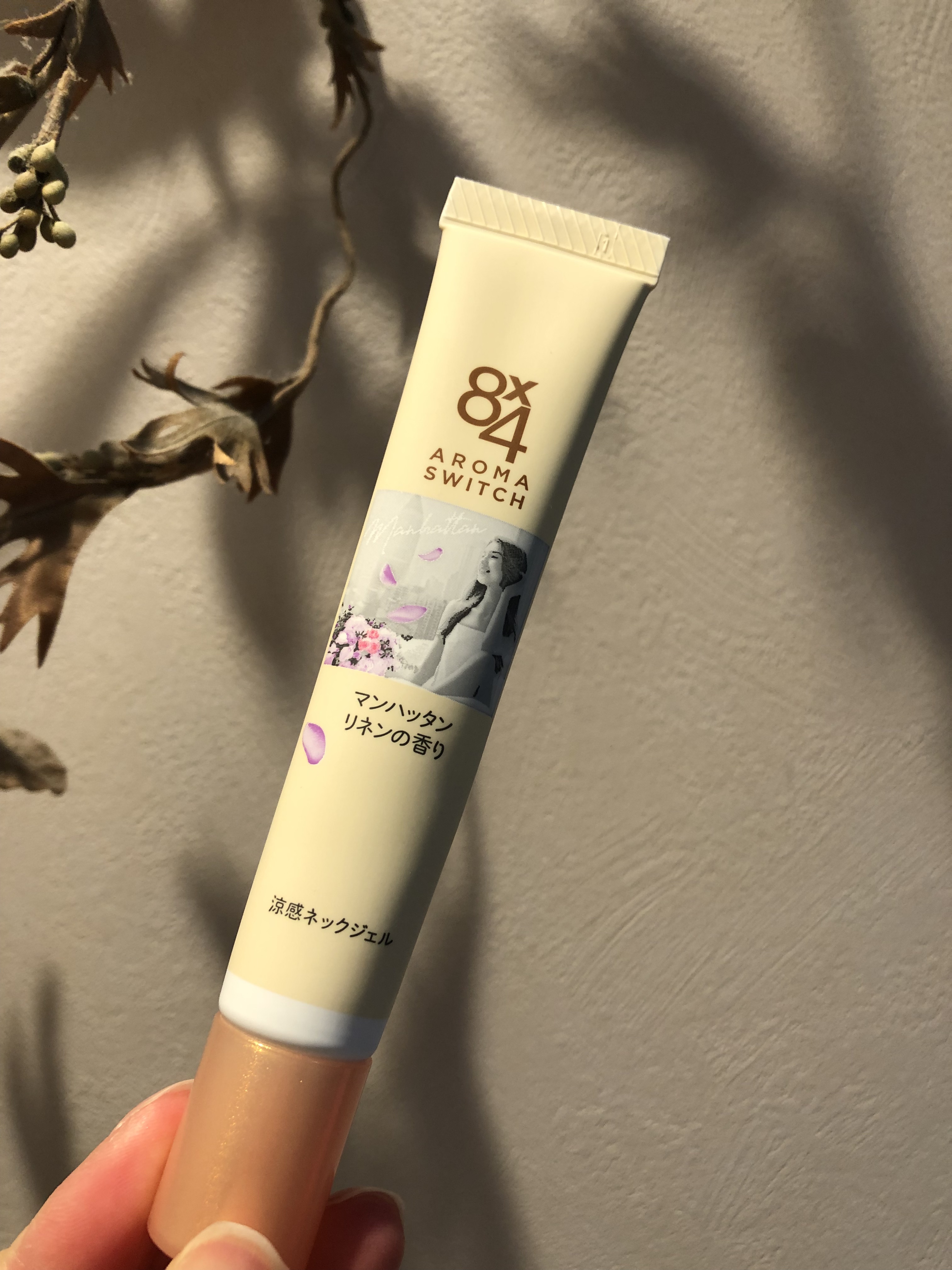 8x4 アロマスイッチ 涼感ネックジェル マンハッタンリネンの香り/８ｘ４/デオドラント・制汗剤を使ったクチコミ（3枚目）