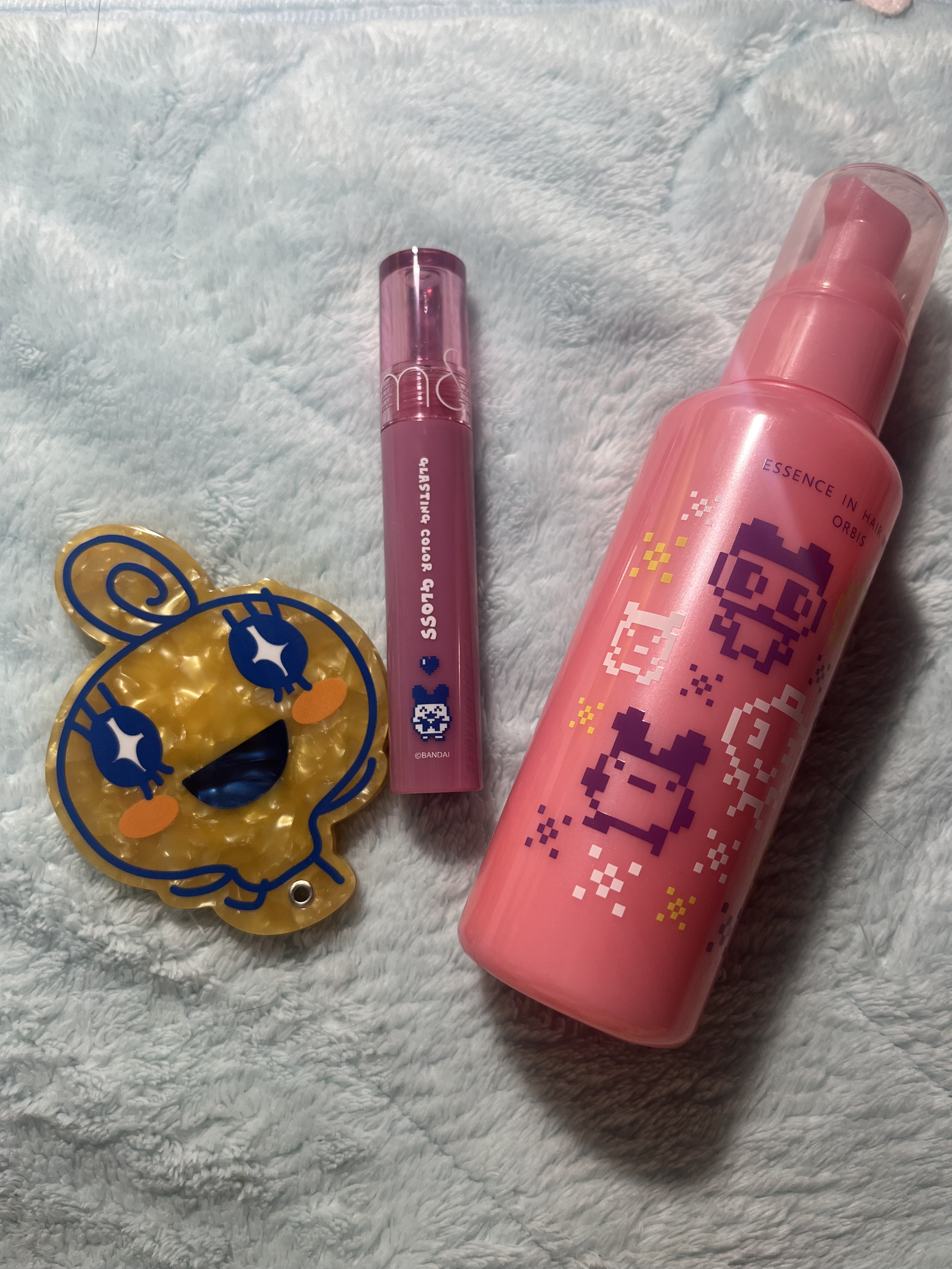 グラスティングカラーグロス 04（『たまごっち』デザイン）/rom&nd/リップグロスを使ったクチコミ（1枚目）