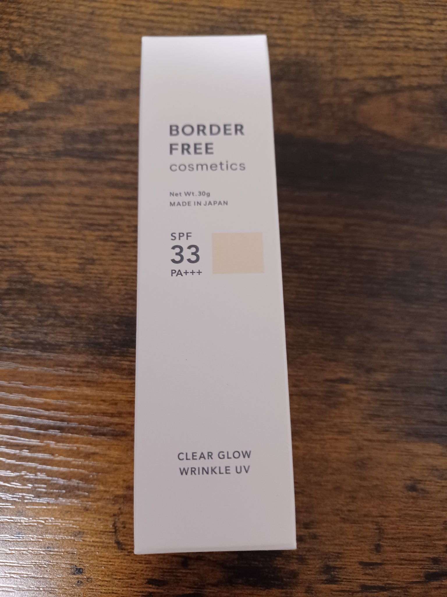 艶のある透明美肌になれる、クリアグロウリンクルUV。
たっぷりの美容成分が入った化粧下地で、潤いを与えてくれます。
つけても乾燥せず、スムーズに次のメイクが出来ます。
SPF33 PA+++で、日焼け止め出来るのも嬉しいです。