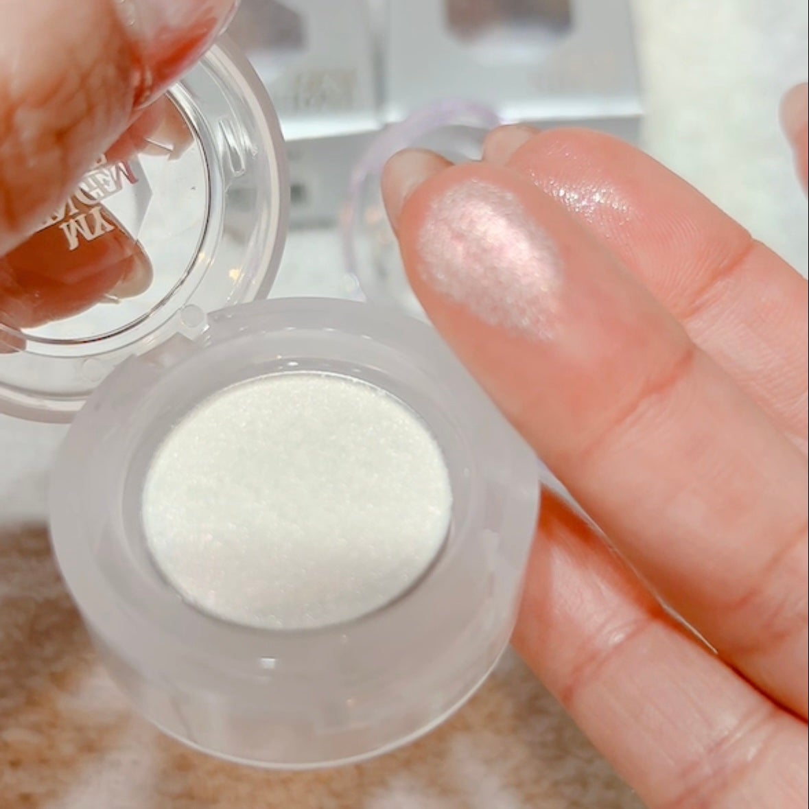 ルックアット マイアイズ ジェムストーン/ETUDE/単色アイシャドウを使ったクチコミ(3枚目)