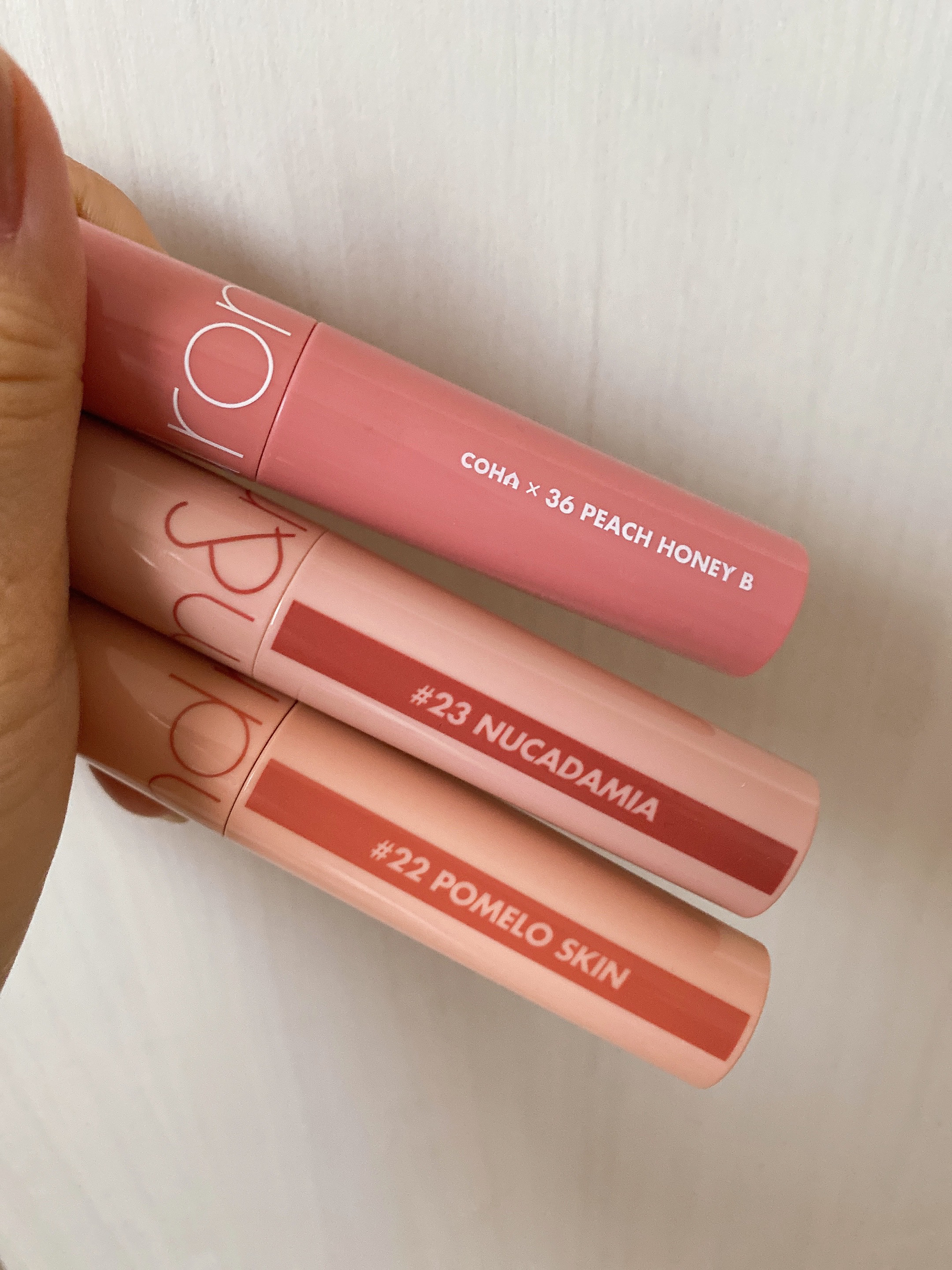 ジューシーラスティングティント/rom&nd/リップティントを使ったクチコミ（2枚目）