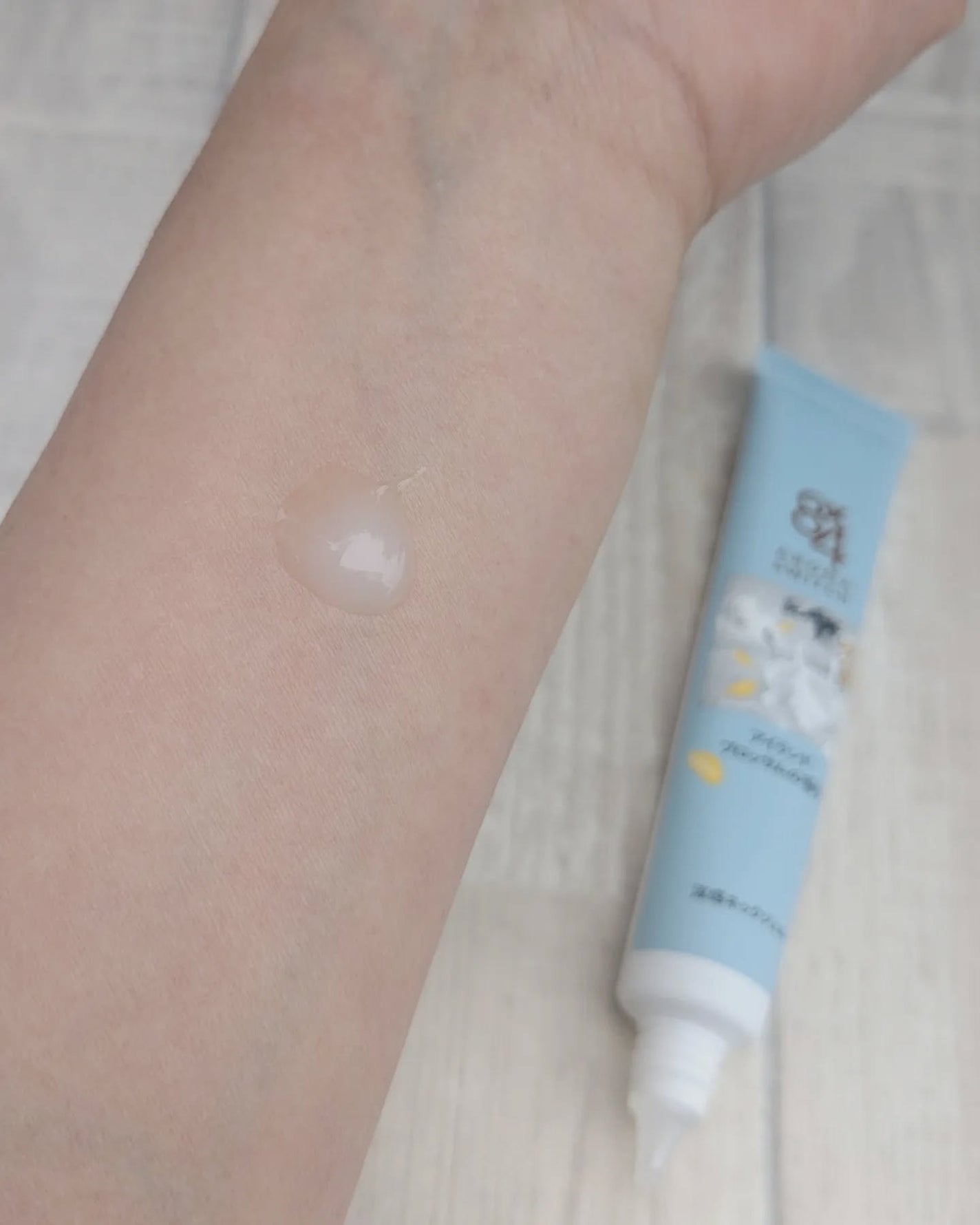 8x4 アロマスイッチ 涼感ネックジェル アイランドブロッサムの香り/8x4/デオドラント・制汗剤を使ったクチコミ(2枚目)