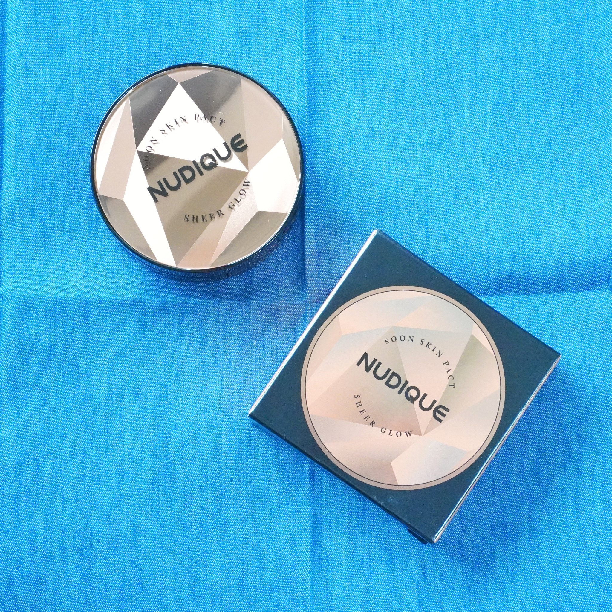 グロウクッションファンデーション/NUDIQUE/クッションファンデーションを使ったクチコミ（1枚目）