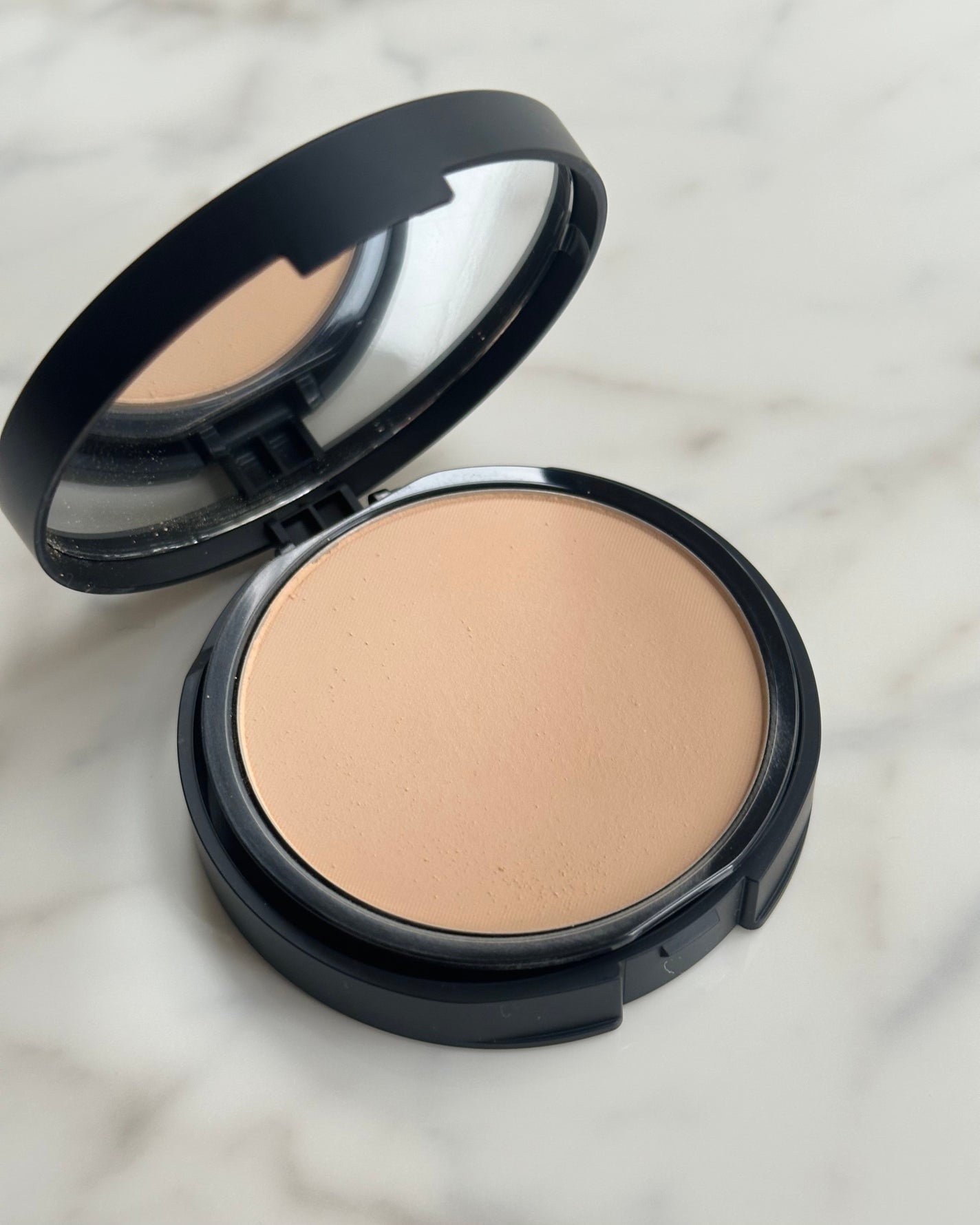 ベアプロ 24HR パウダー ファンデーション/bareMinerals/パウダーファンデーションを使ったクチコミ(4枚目)