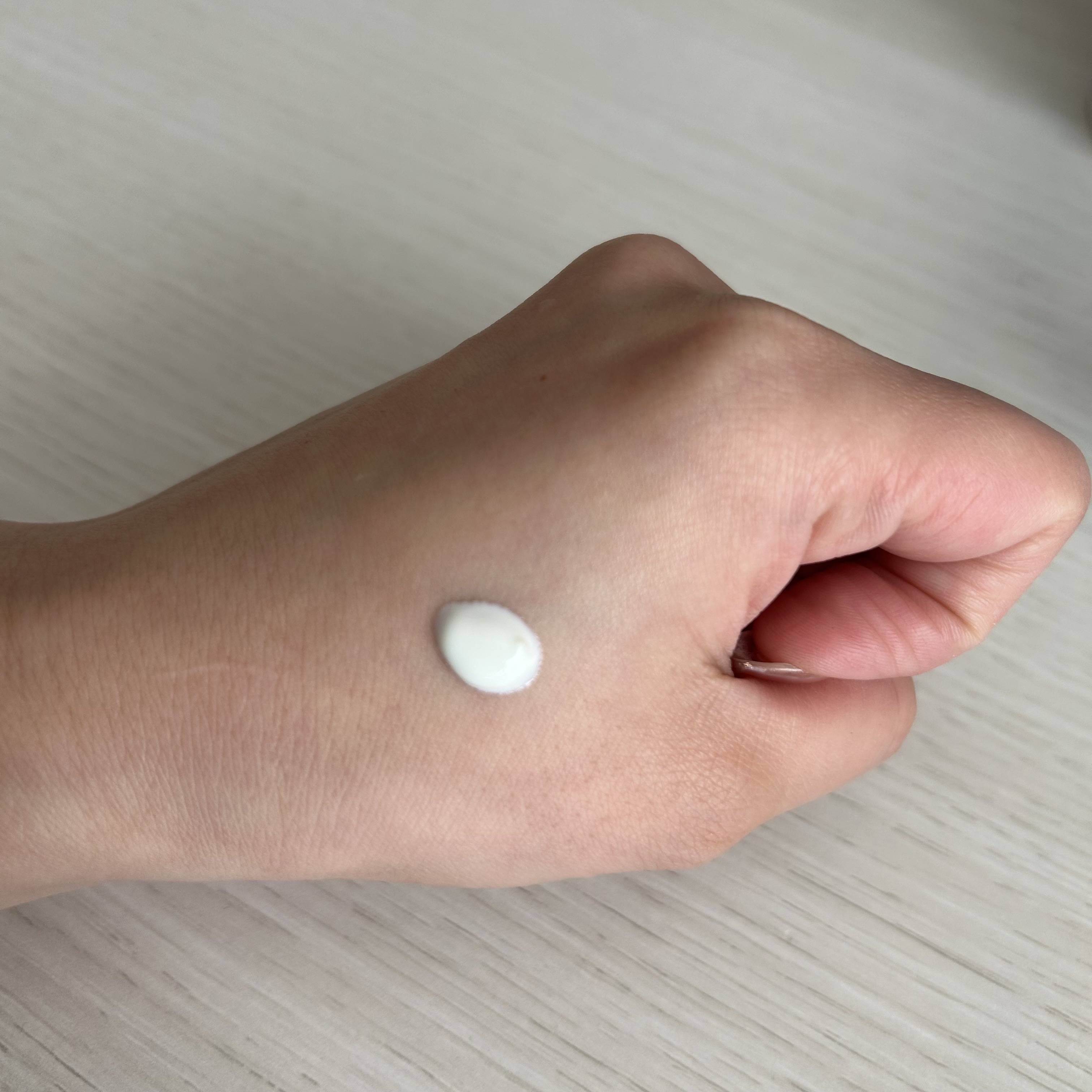 ヒアルーシカ ウォーターフィット サンセラム/SKIN1004/日焼け止めローションを使ったクチコミ（2枚目）