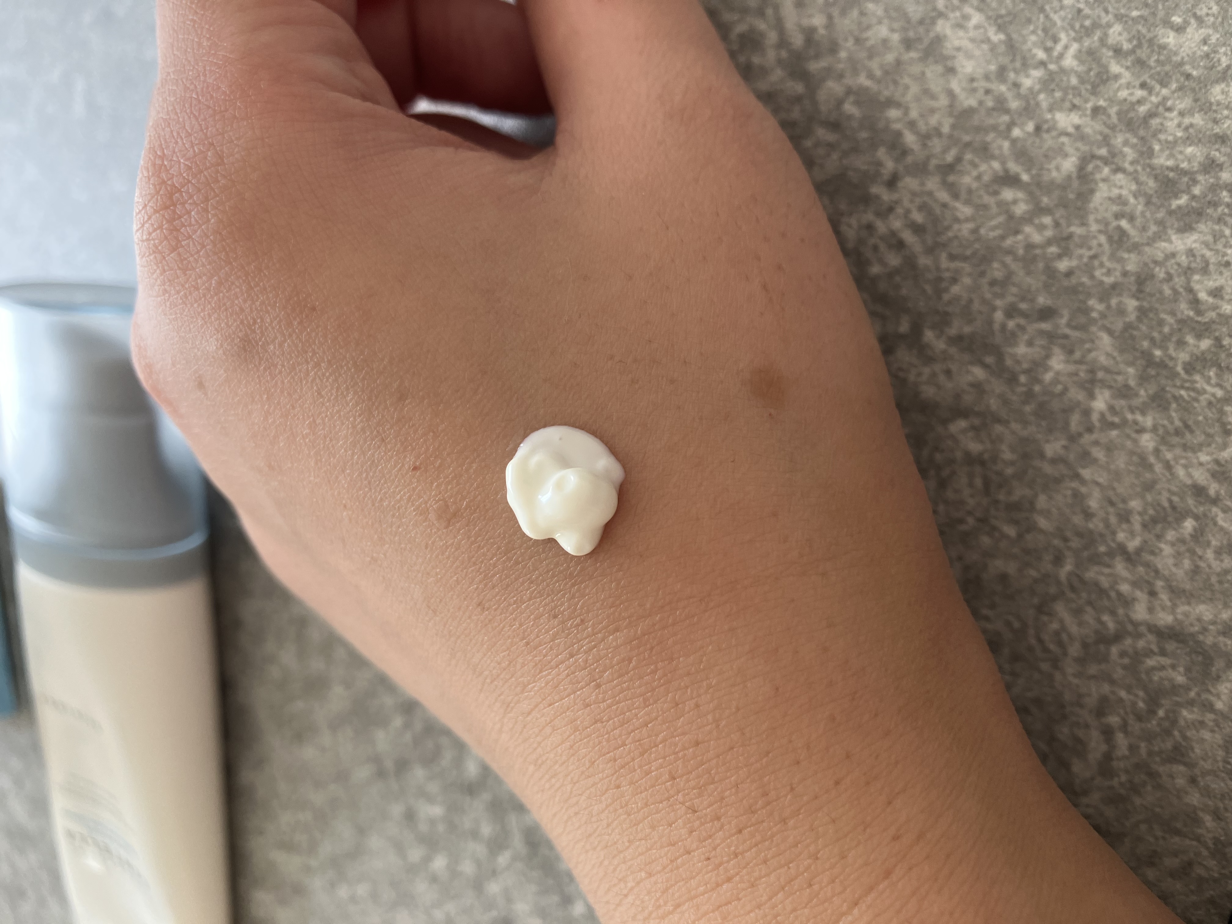 ヒアルーシカ ウォーターフィット サンセラム/SKIN1004/日焼け止めローションを使ったクチコミ（2枚目）