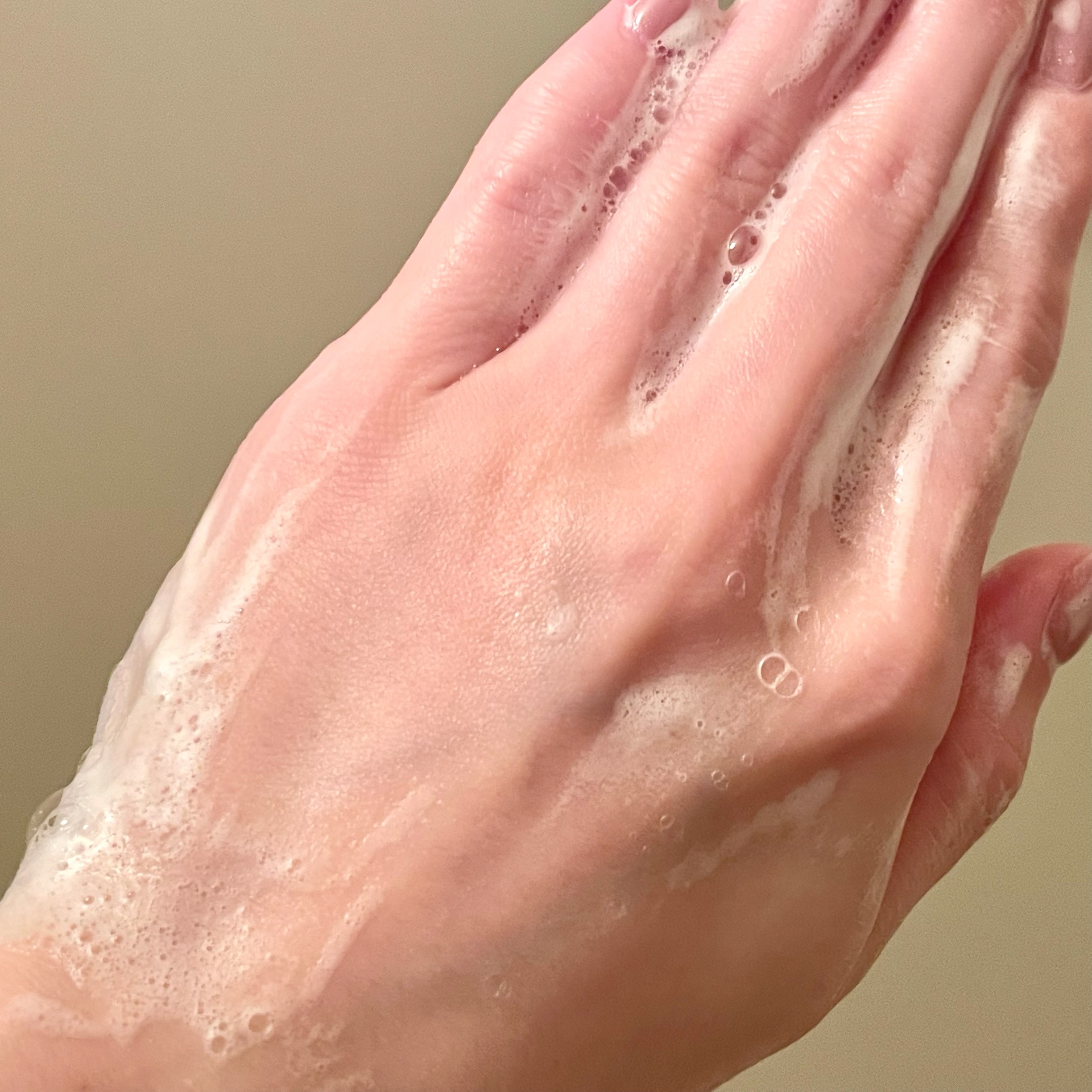 エンジェルスキン ボディウォッシュ サボン＆ブーケの香り/ニベア/ボディソープを使ったクチコミ（2枚目）