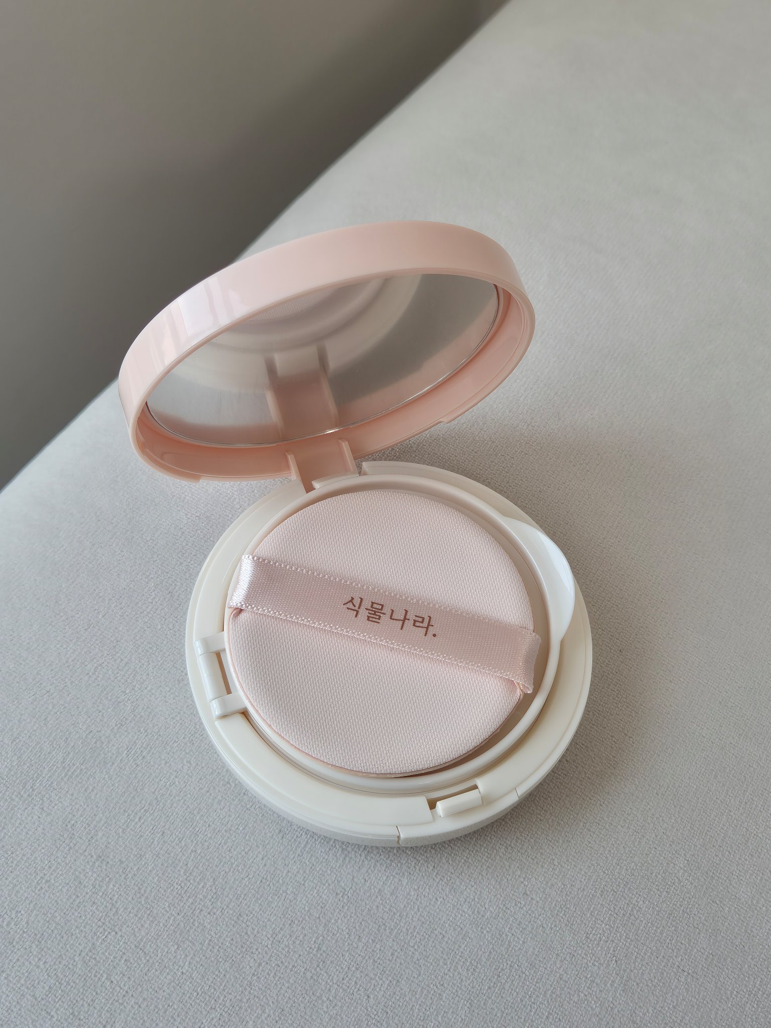 ホワイトライスブライトトーンアップサンクッション/SHINGMULNARA/日焼け止めローションを使ったクチコミ（2枚目）