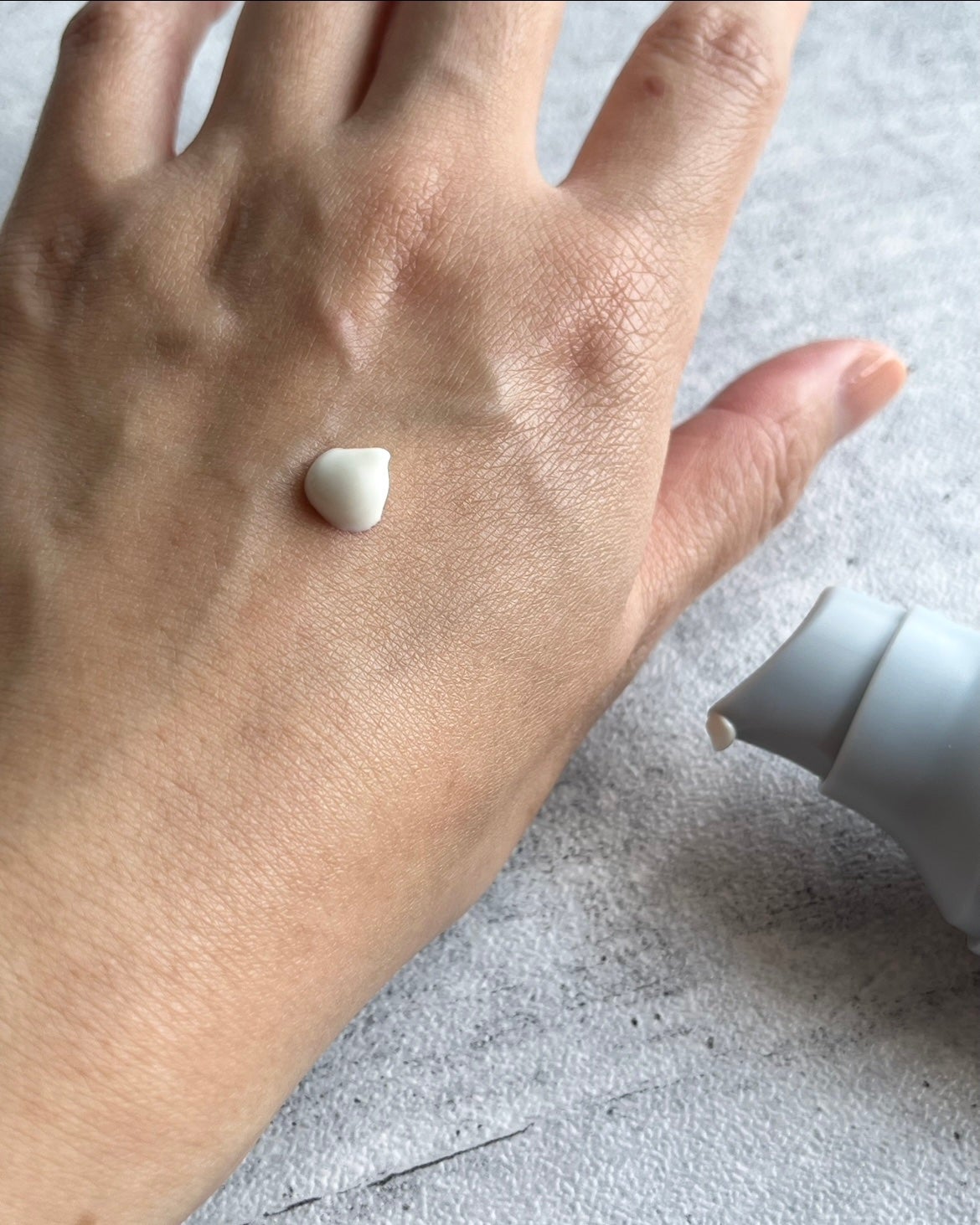 ヒアルーシカ ウォーターフィット サンセラム/SKIN1004/日焼け止めローションを使ったクチコミ(2枚目)