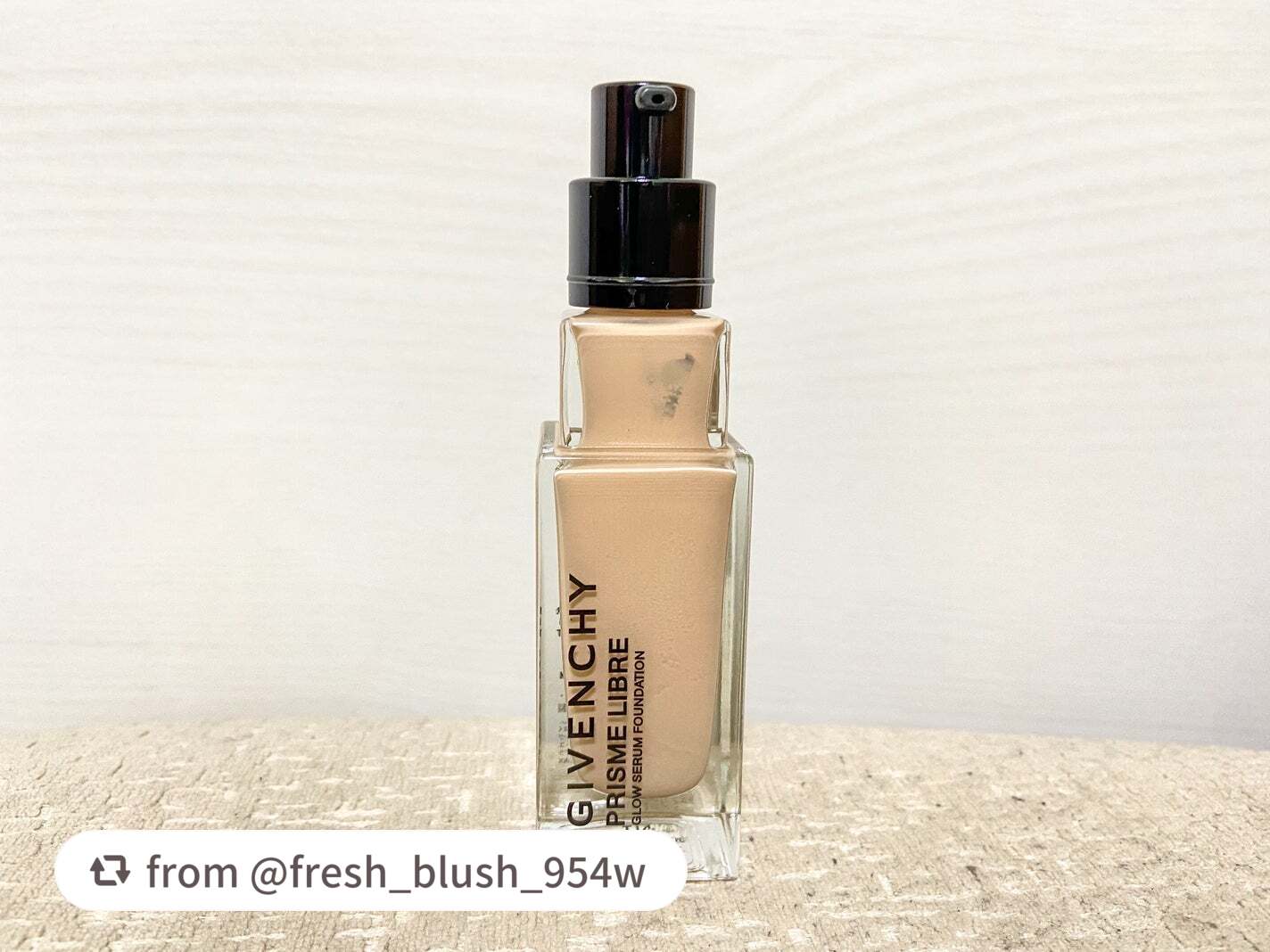 プリズム・リーブル・スキンケアリング・グロウ/GIVENCHY/リキッドファンデーションを使ったクチコミ(2枚目)
