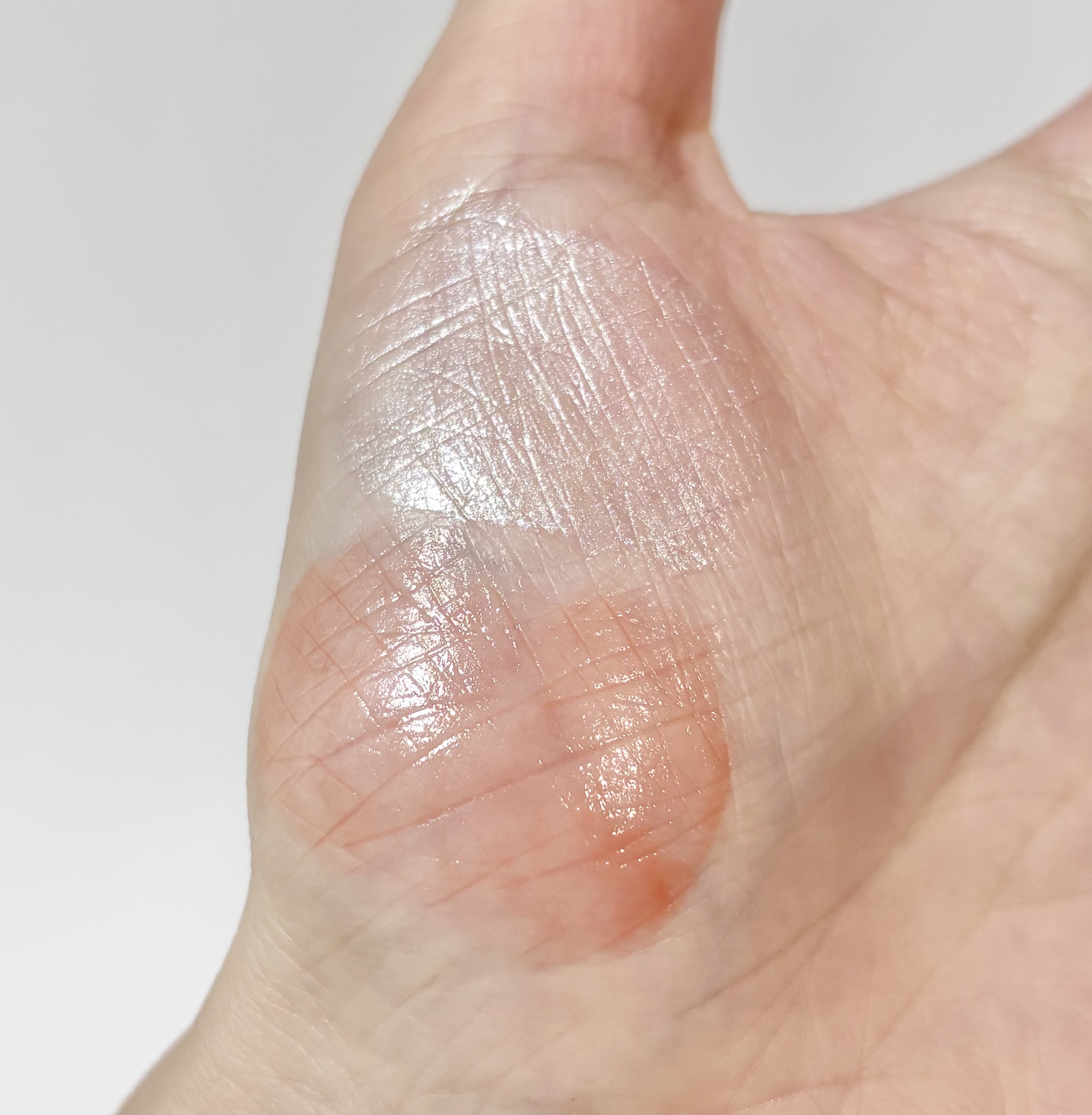 Veil Melting Color Blush/BLESSED MOON/リキッドチークを使ったクチコミ（2枚目）