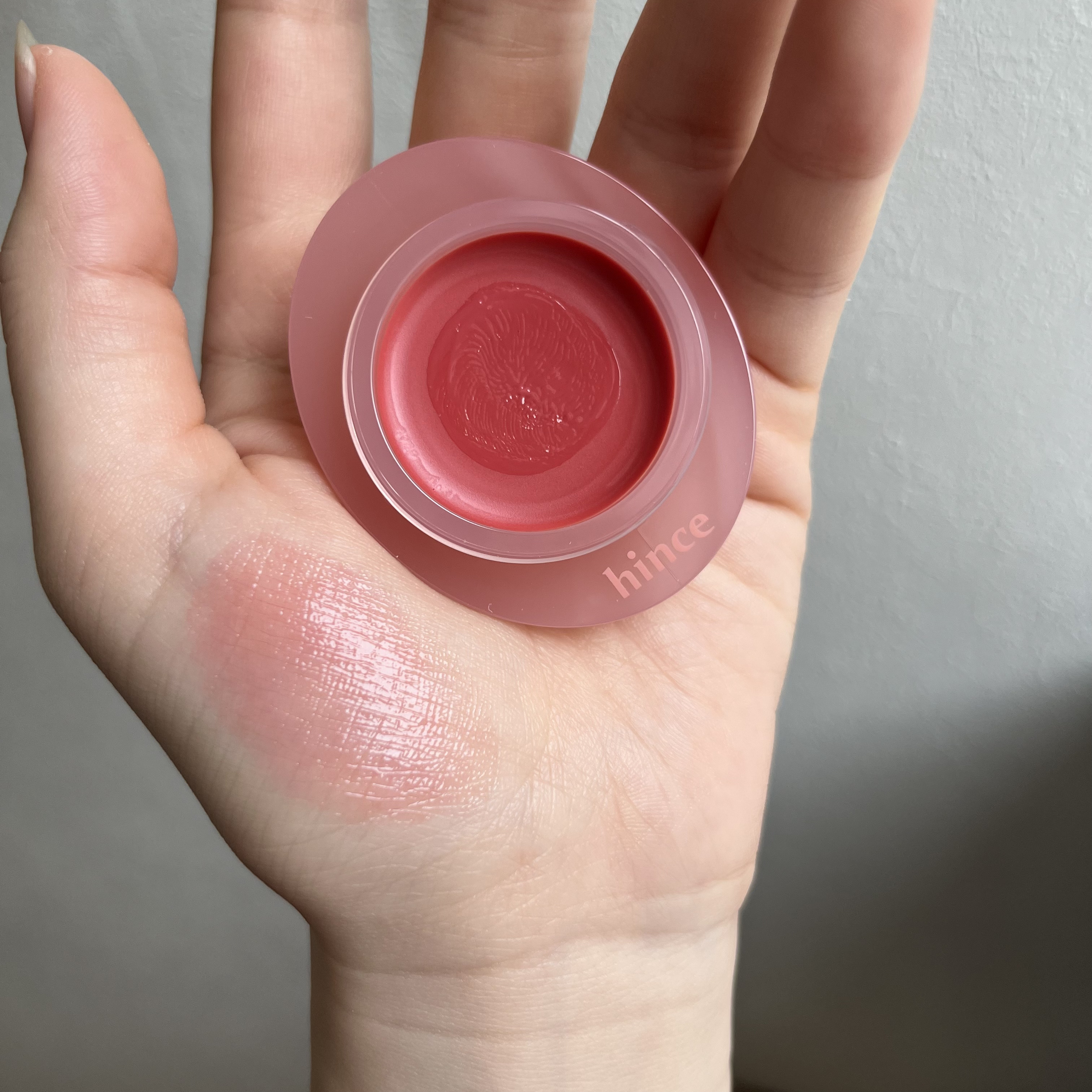 ロウグロウデューイーボール 01 ロウ・ローズデュー/hince/リップバームを使ったクチコミ（3枚目）