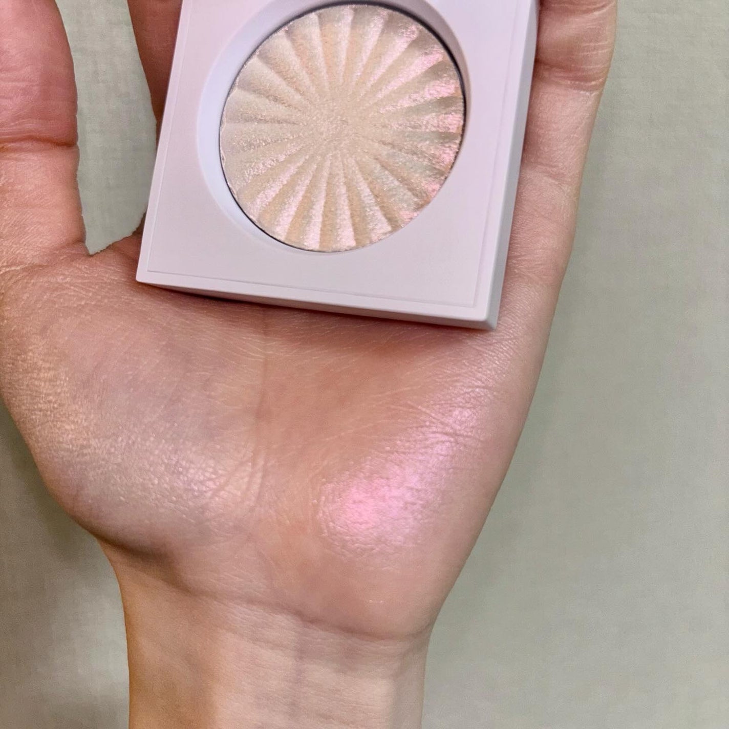 OFRA mini Highlighter/Ofra Cosmetics/パウダーハイライトを使ったクチコミ(4枚目)