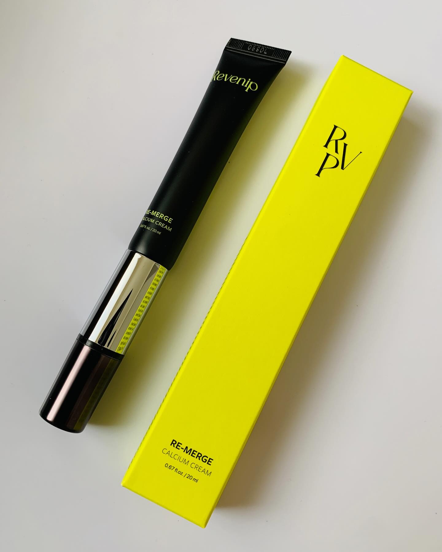 リマージカルシウム振動アイクリーム/REVENIP/フェイスクリームを使ったクチコミ（2枚目）