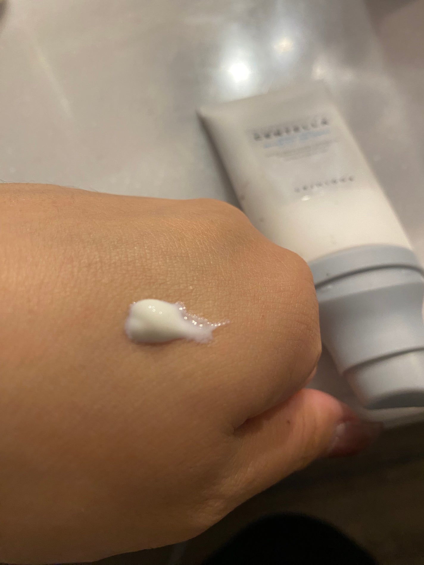 ヒアルーシカ ウォーターフィット サンセラム/SKIN1004/日焼け止めローションを使ったクチコミ(2枚目)