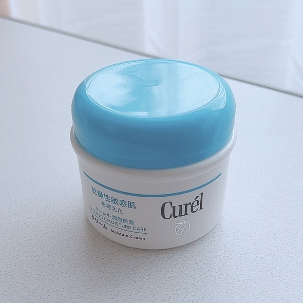 
【Curel クリーム】

当たり障りのない(?)使用感で、
どんな肌状態の時でも使えるので常備している！！！

これを初めて使ったのが数年前で、
もう既に何個かリピート中🧚🏻🧚🏻🧚🏻

#キュレル
#肌荒れ予防計画
