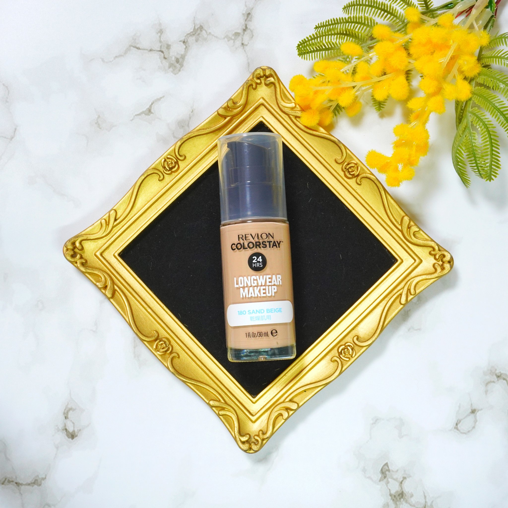 カラーステイ ロングウェア メイクアップ D 180 サンドベージュ/REVLON/リキッドファンデーションを使ったクチコミ（1枚目）