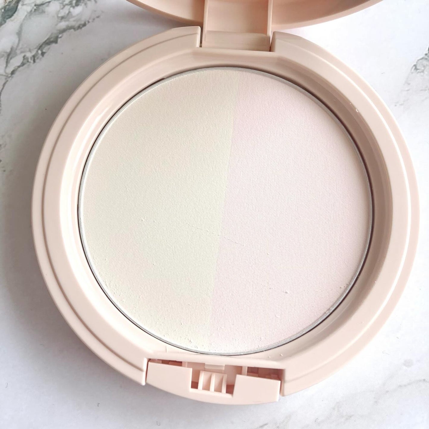 イージーポアレスパウダー/#CLOSET/プレストパウダーを使ったクチコミ(2枚目)