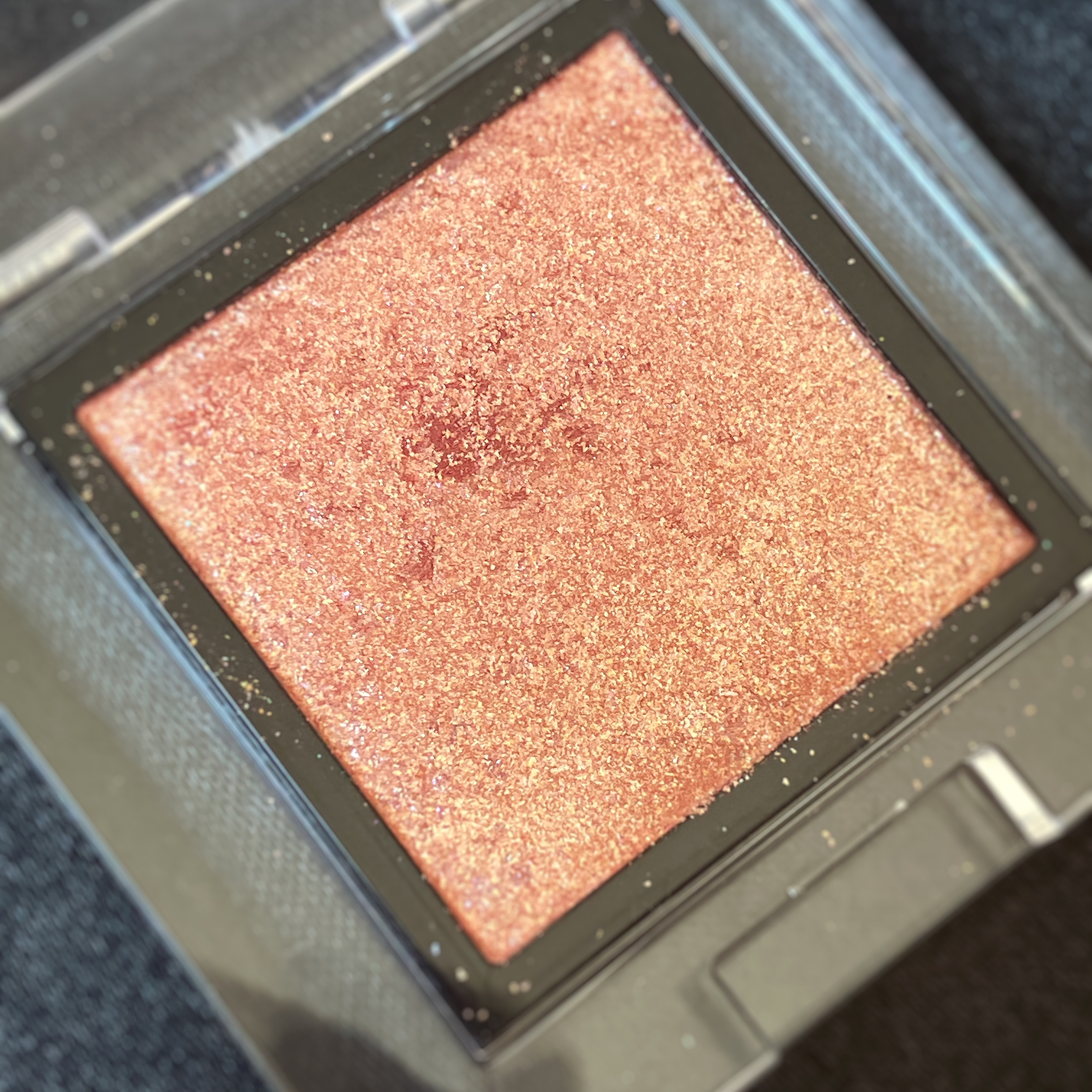 アディクション ザ アイシャドウ マット 104M Feel Elated/ADDICTION/単色アイシャドウを使ったクチコミ（3枚目）