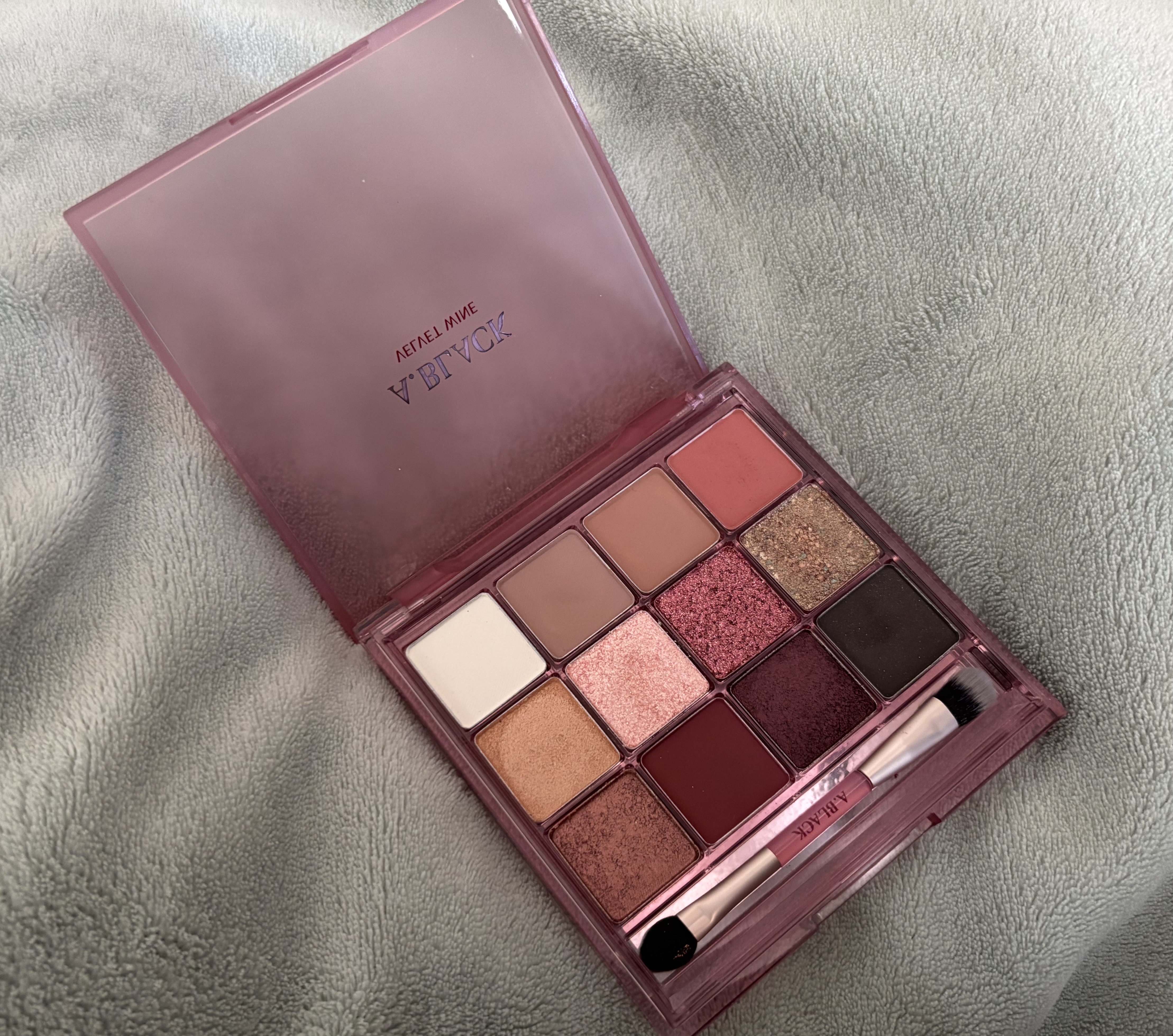 グラムチェンジマルチパレット 05 ベルベットワイン/A.BLACK/マルチパレットを使ったクチコミ（2枚目）