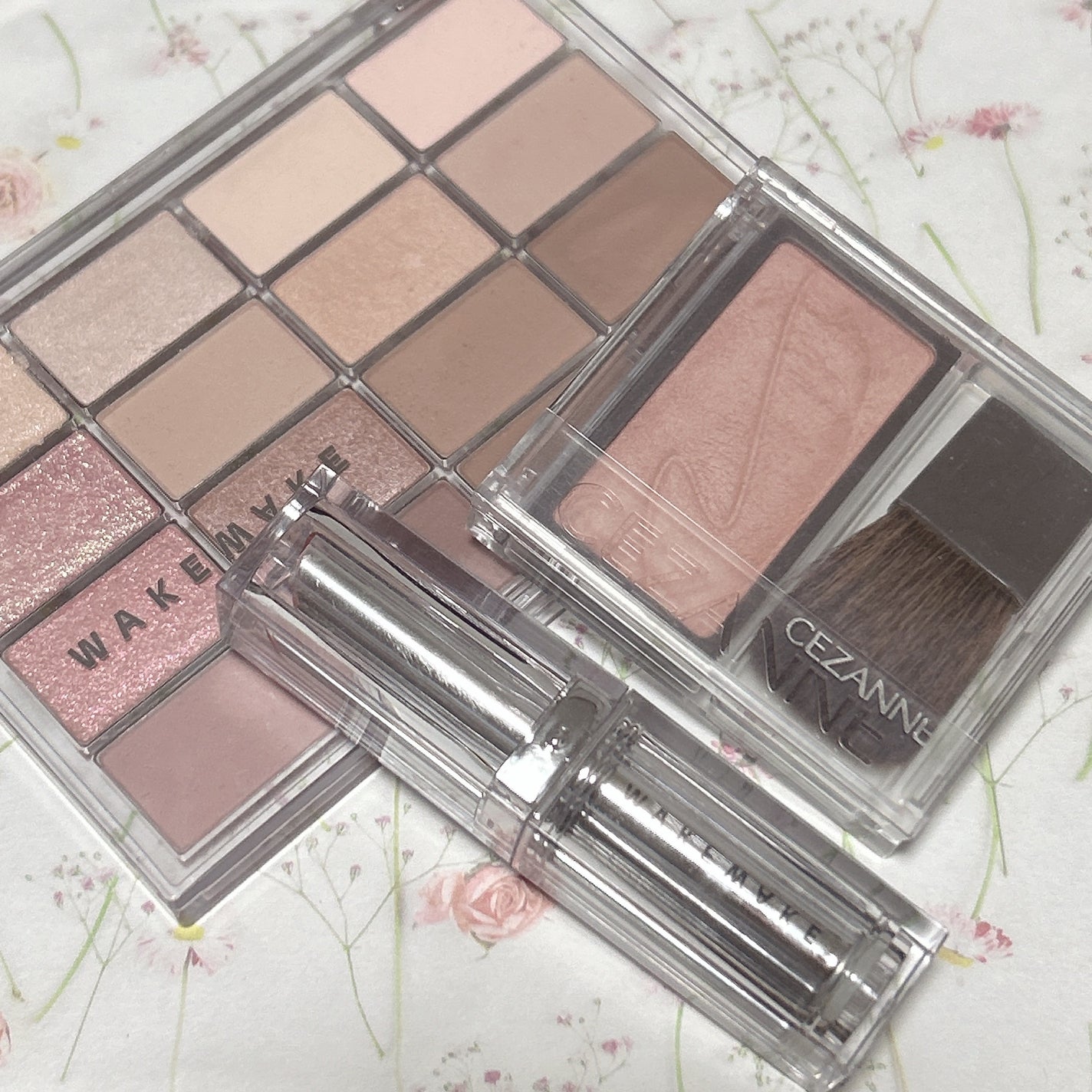 ソフトブラーリングアイパレット/wakemake/アイシャドウパレットを使ったクチコミ(1枚目)