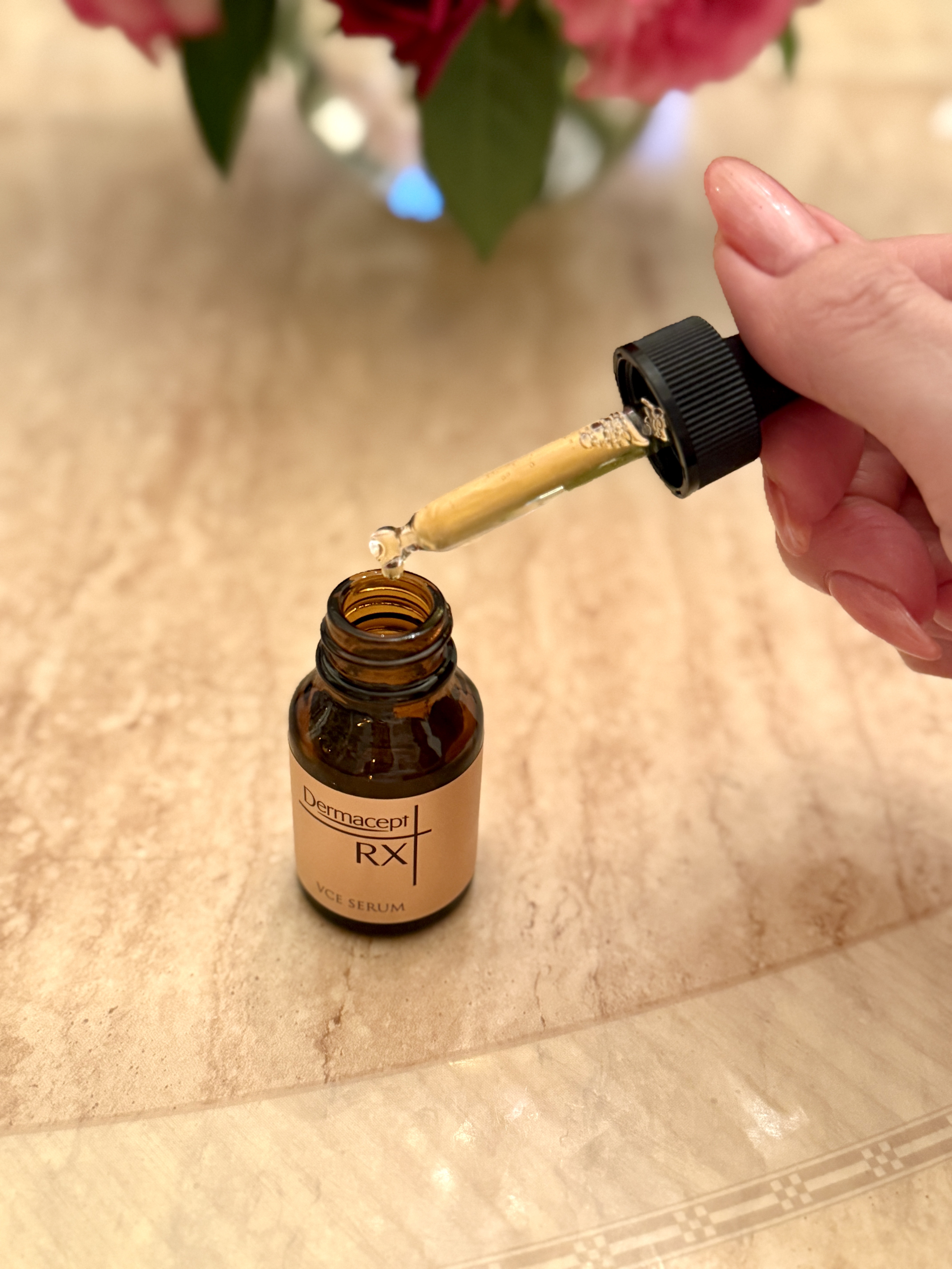 ダーマセプトRX VCE セラムのクチコミ「
﻿
﻿ダーマセプトRX VCE セラム
ロート製薬様にいただきました。

先ごろロート製薬株.....」（2枚目）