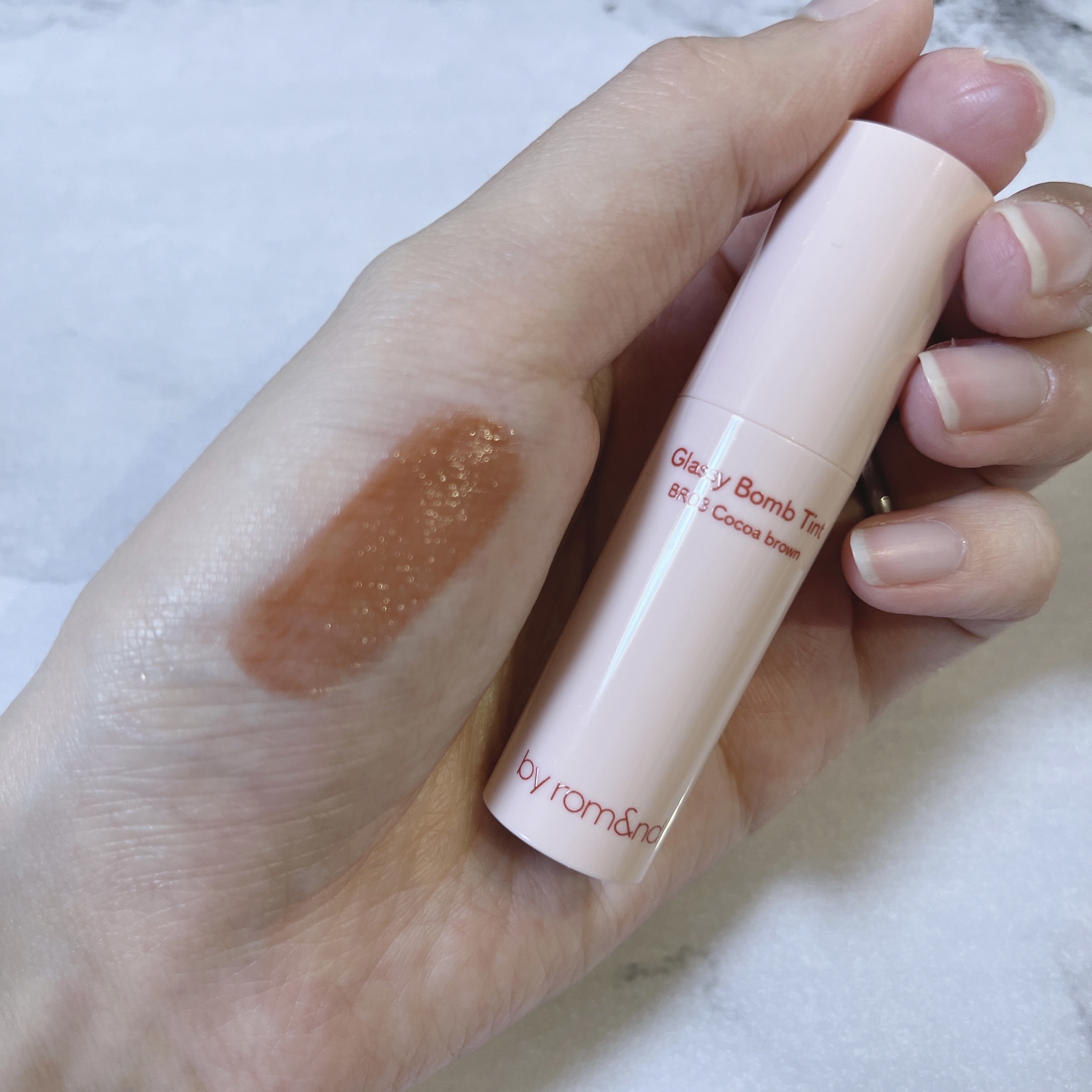 アンドバイロムアンド　グラッシーボムティント/&nd by rom&nd/リップティントを使ったクチコミ（3枚目）