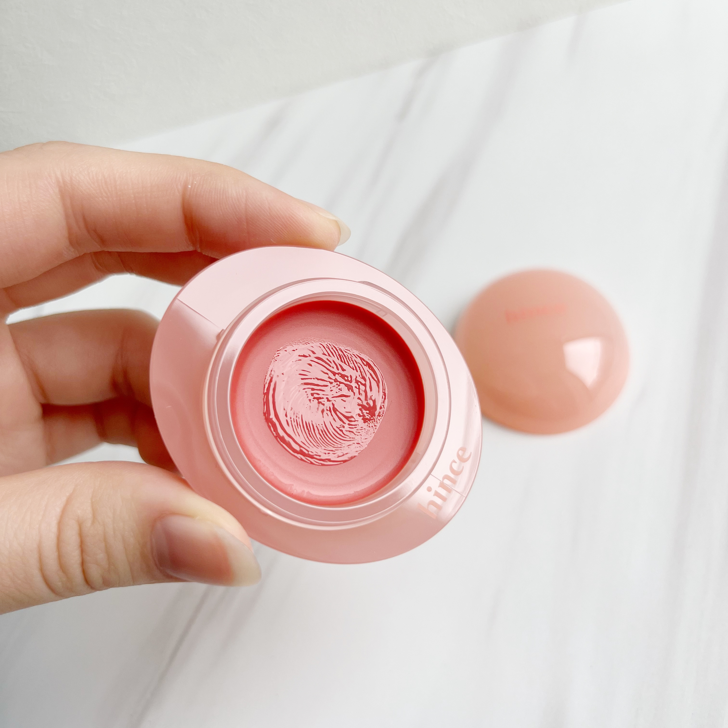 ロウグロウデューイーボール 01 ロウ・ローズデュー/hince/リップバームを使ったクチコミ（2枚目）