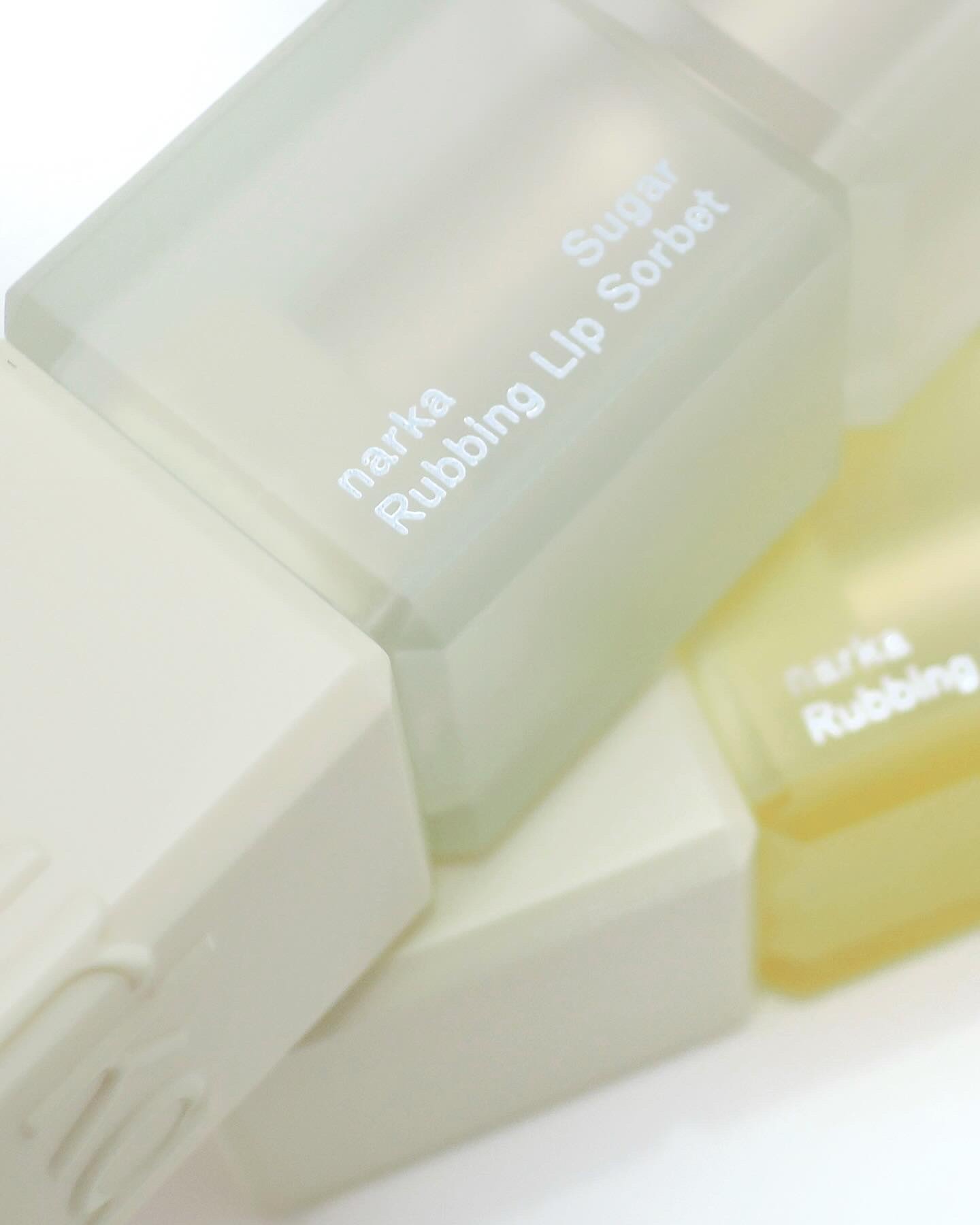 シュガーラビングリップソルベ/narka/リップスクラブを使ったクチコミ（3枚目）