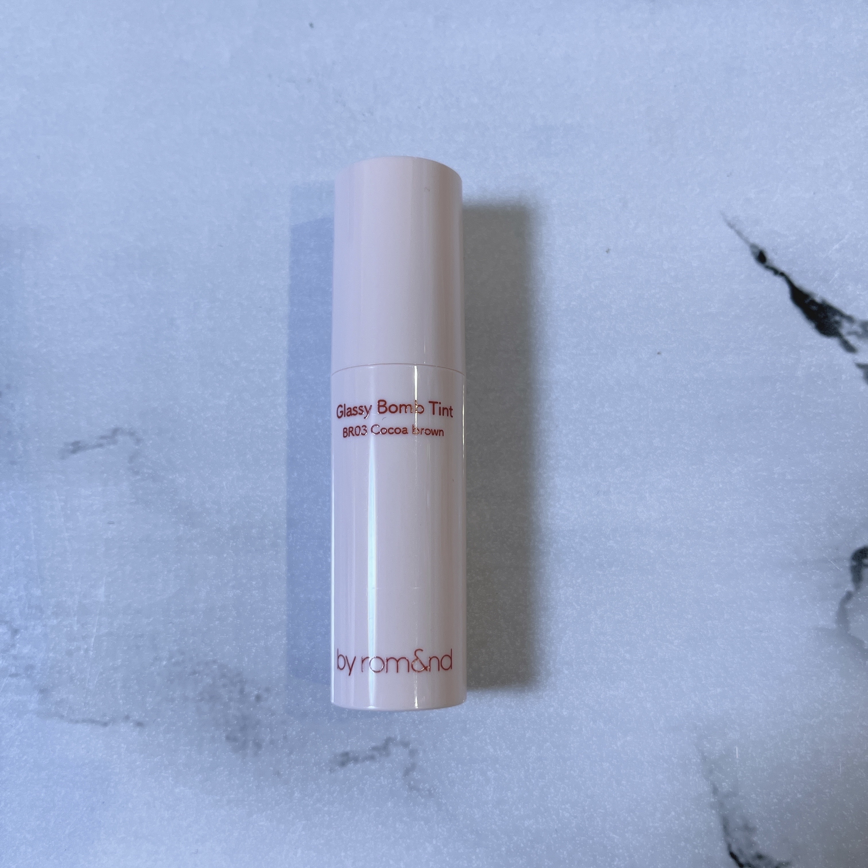 アンドバイロムアンド　グラッシーボムティント/&nd by rom&nd/リップティントを使ったクチコミ（2枚目）
