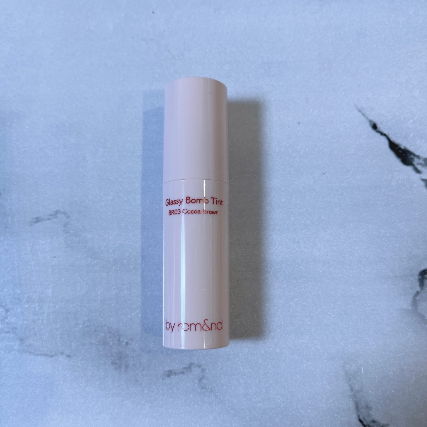 アンドバイロムアンド グラッシーボムティント/&nd by rom&nd/リップティントを使ったクチコミ(2枚目)
