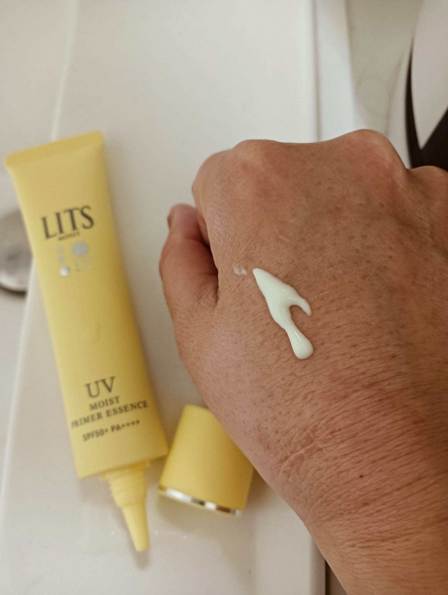 モイストC UVプライマー エッセンス/リッツ/化粧下地を使ったクチコミ（2枚目）
