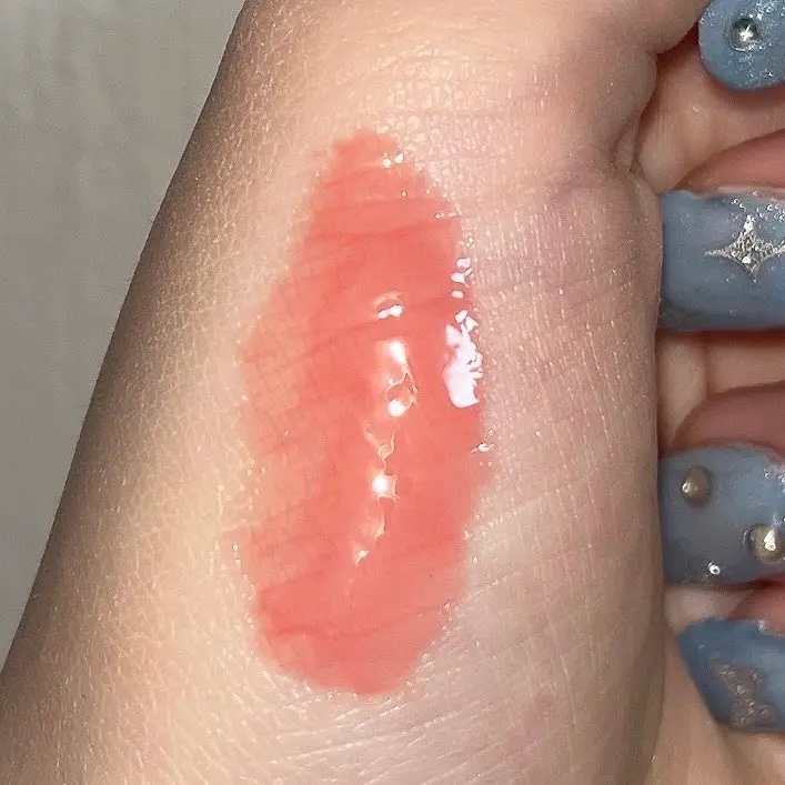 フィー 3Dボリューミンググロス/fwee/リップグロスを使ったクチコミ（2枚目）