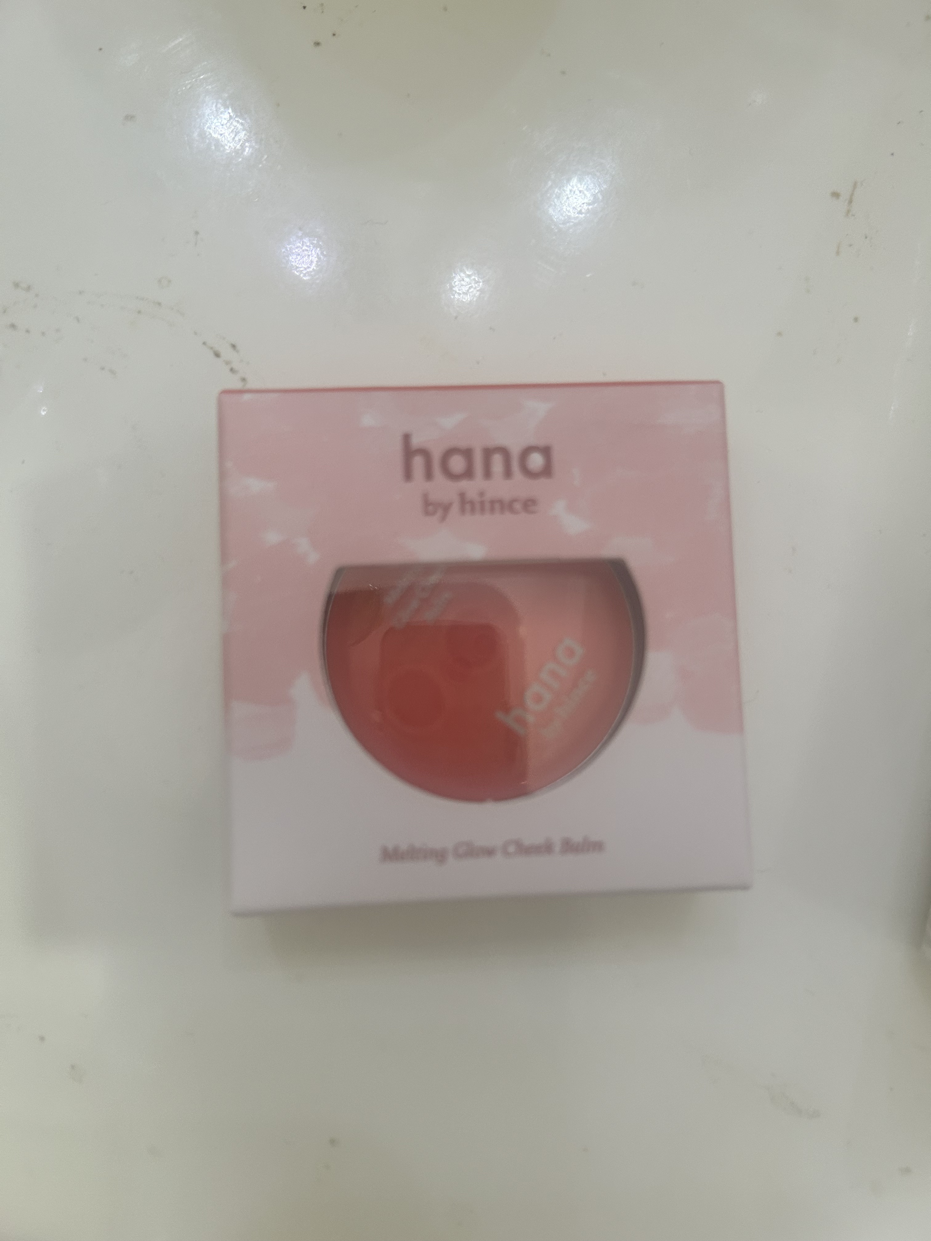 hana by hince メルティンググロウチークバームのクチコミ「ファミリーマートで購入しました💖

ヒンスの姉妹ブランドのチーク💖
指で擦るとするする溶けて塗.....」（1枚目）