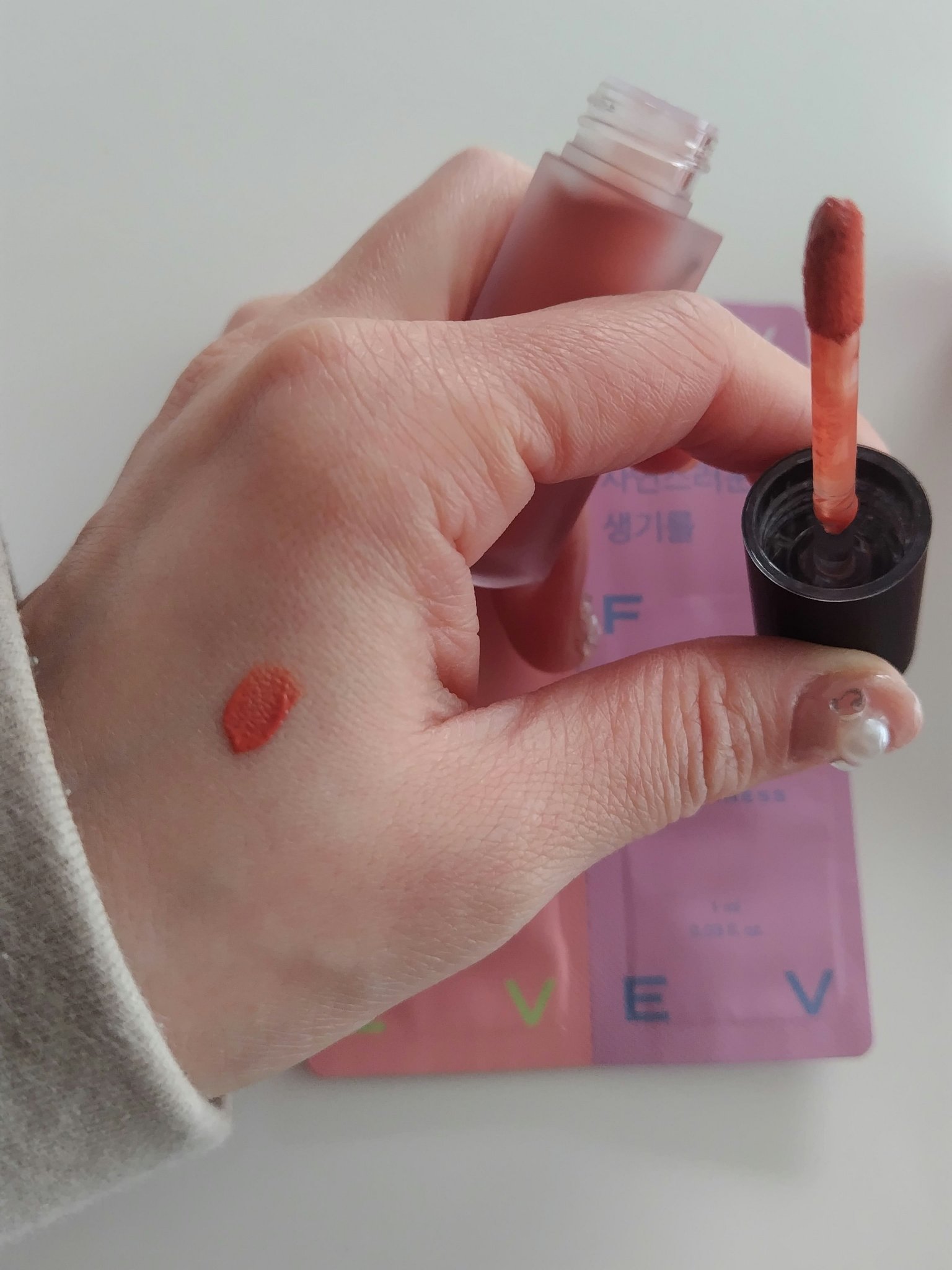 カラーウェア/FEEV/口紅を使ったクチコミ（2枚目）