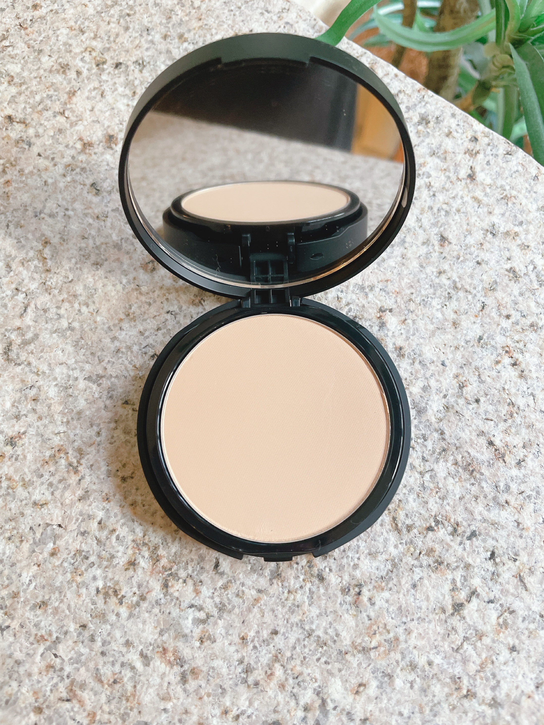 ベアプロ 24HR パウダー ファンデーション/bareMinerals/パウダーファンデーションを使ったクチコミ（2枚目）